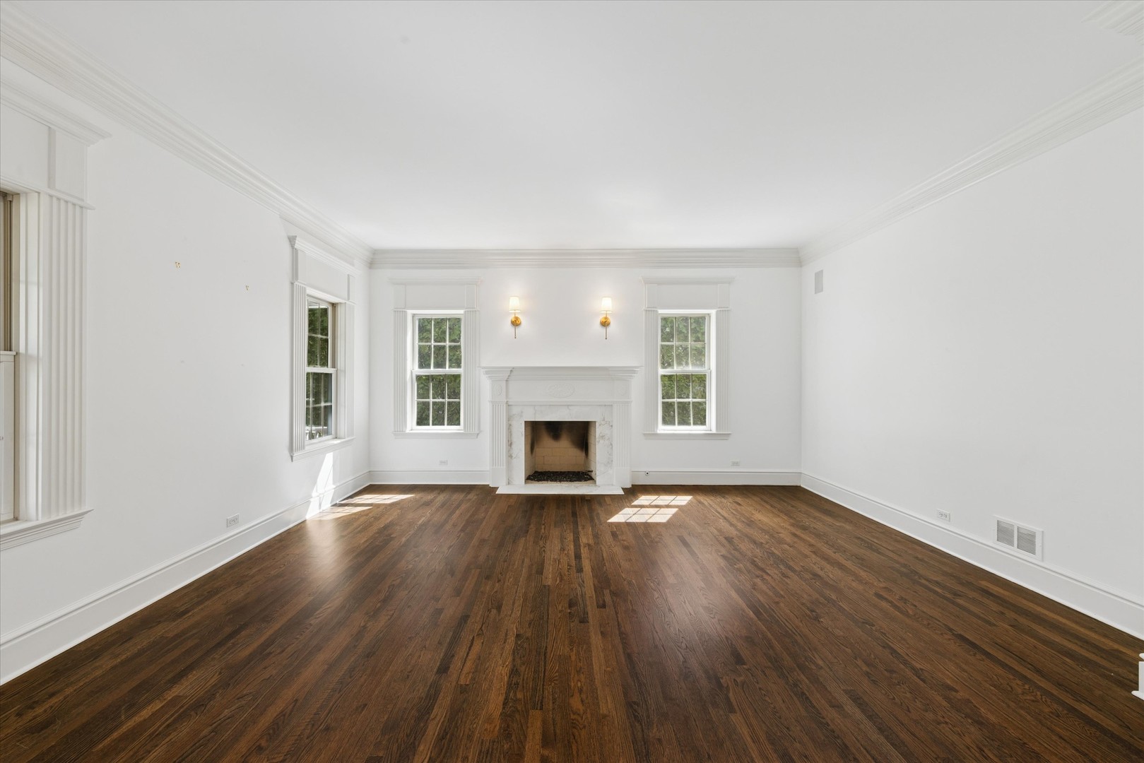 Hinsdale, Illinois, 60521, United States, 6 Bedrooms Bedrooms, ,8 BathroomsBathrooms,Residential,For Sale,1939484