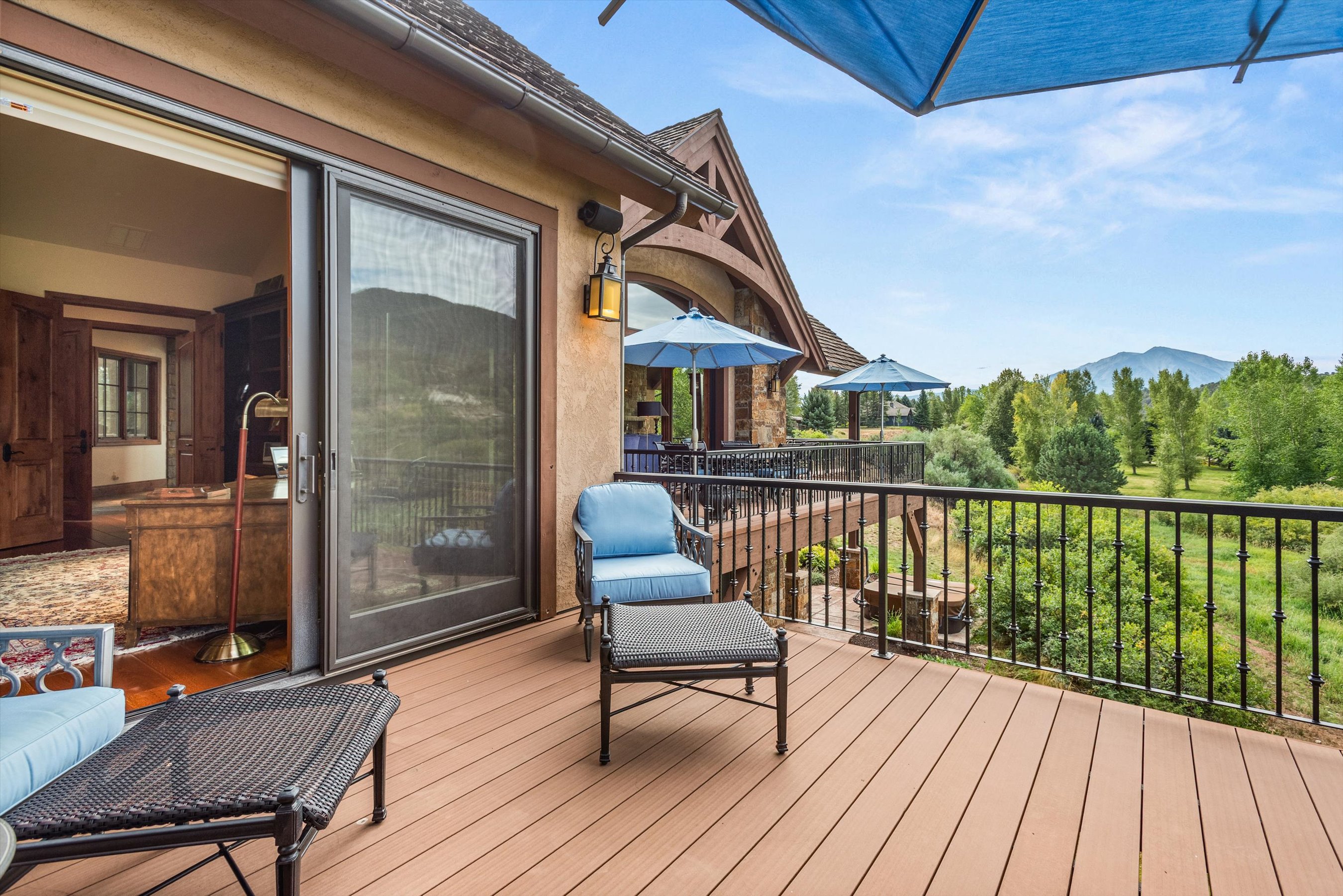  An Exceptional River-View Estate in Aspen Glen - 物件實景