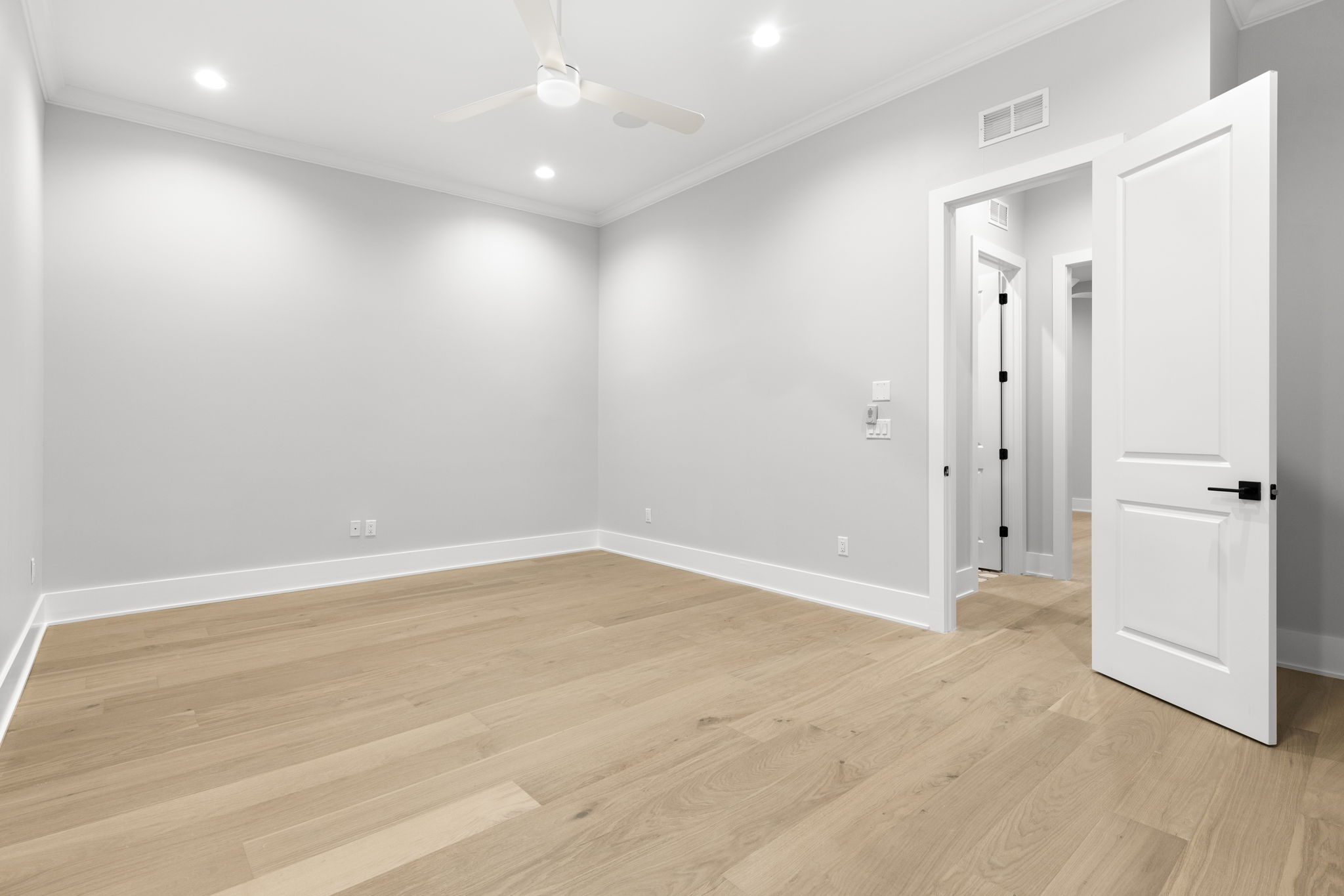 Tampa, Florida, 33609, United States, 3 Bedrooms Bedrooms, ,4 BathroomsBathrooms,Residential,For Sale,1900707