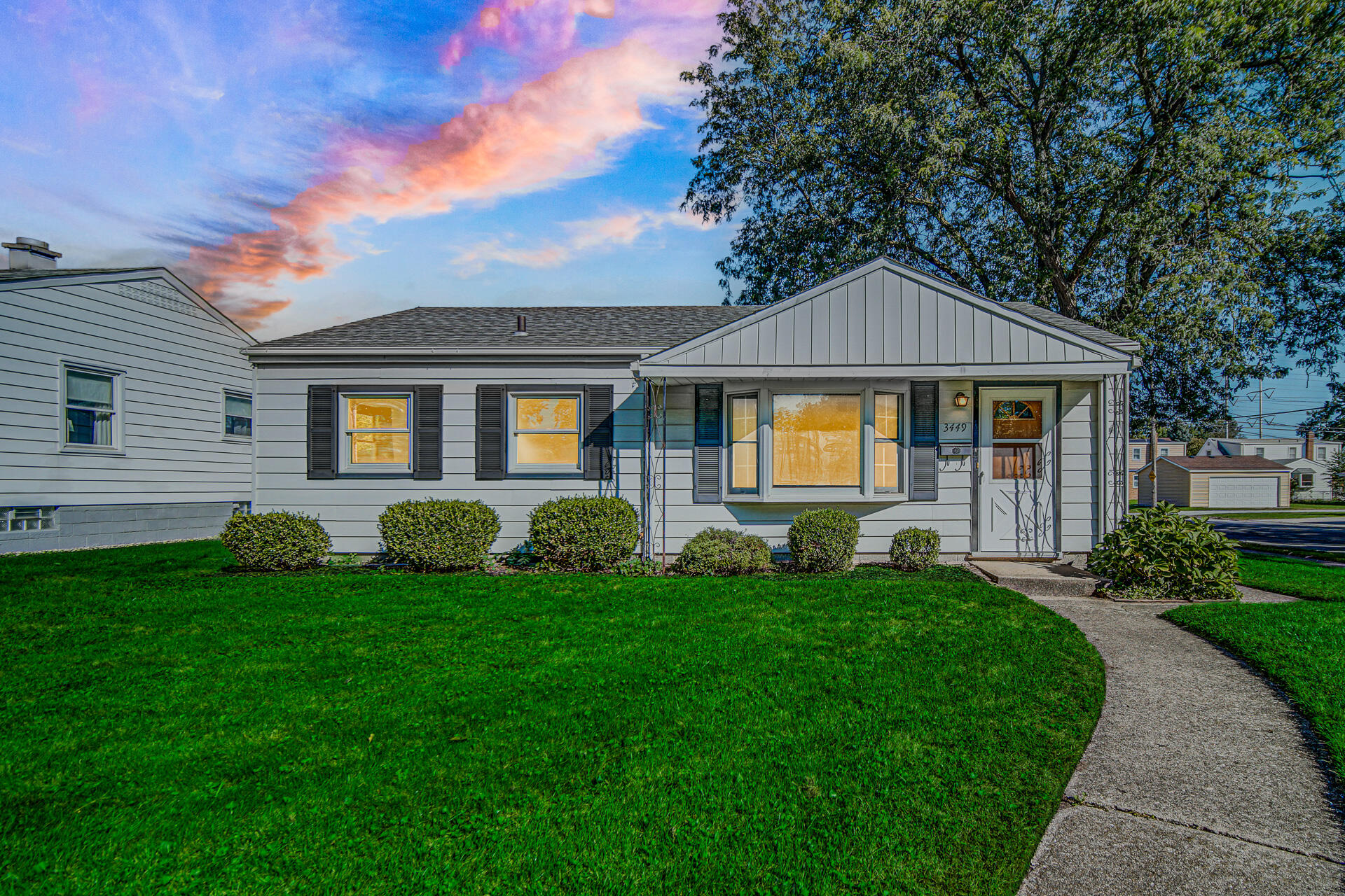 Garfield Ave, Highland, IN 46322