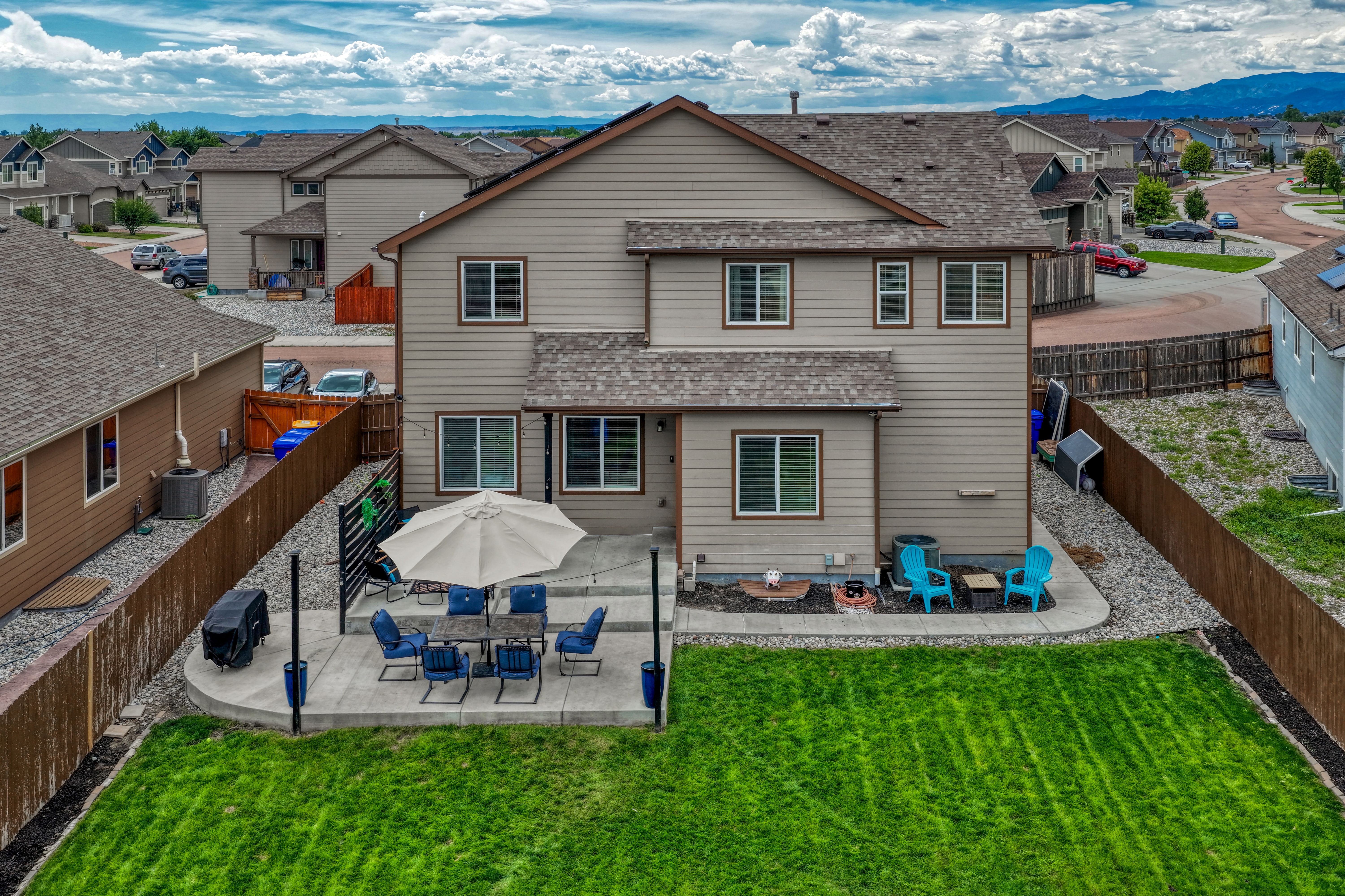  Exceptionally Updated Residence in The Meadows at Lorson Ranch - 物件實景