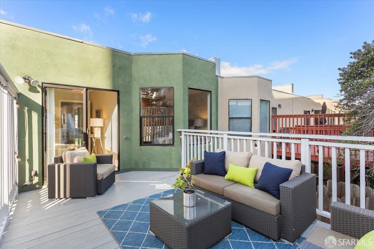 San Francisco, California, 94124, United States, 3 Bedrooms Bedrooms, ,2 BathroomsBathrooms,Residential,For Sale,2001801