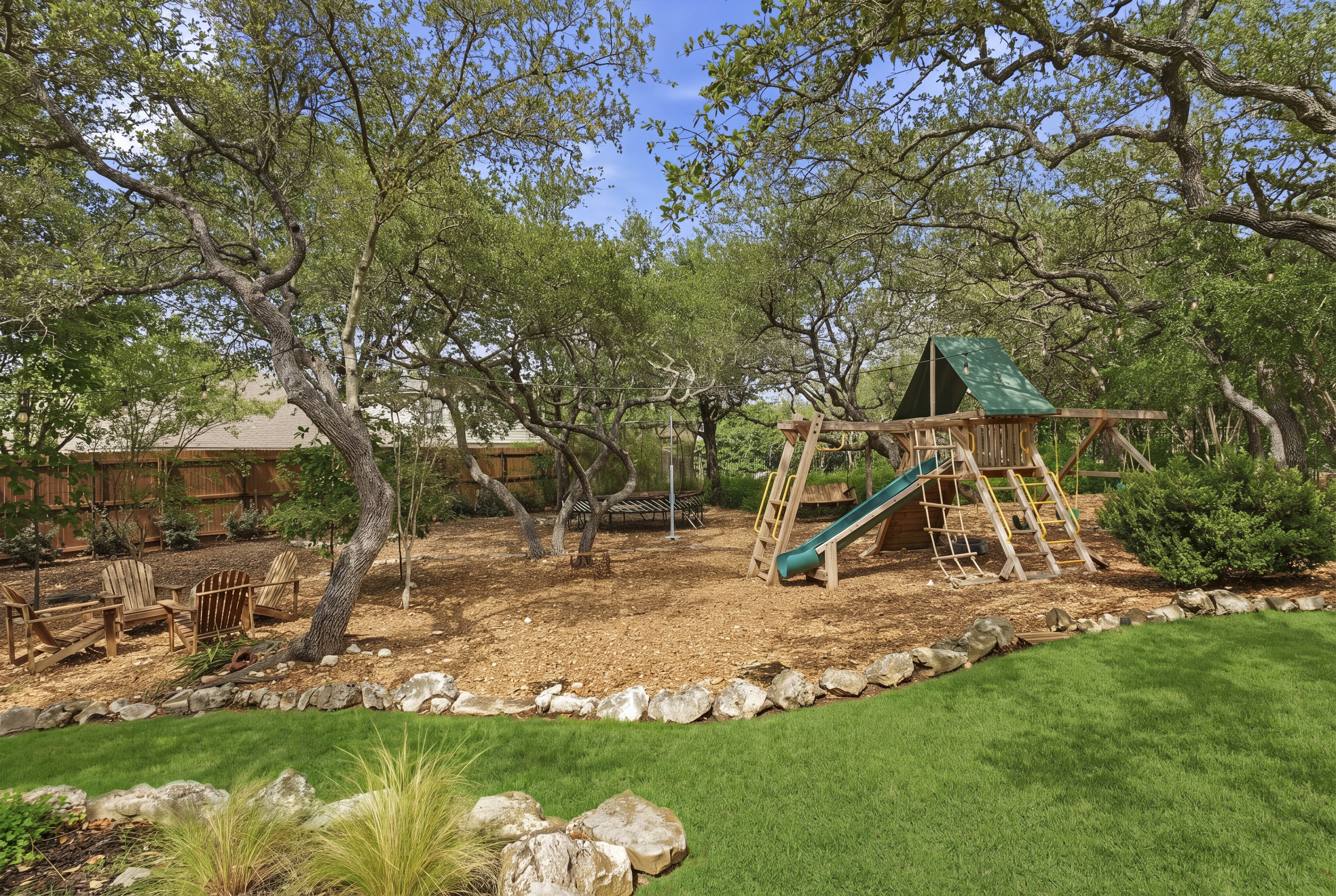  Custom-Designed Home on a 1-Acre - 物件實景