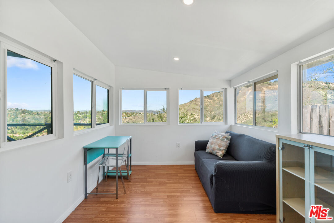 Calabasas, California, 91302, United States, 4 Bedrooms Bedrooms, ,4 BathroomsBathrooms,Residential,For Sale,2002110