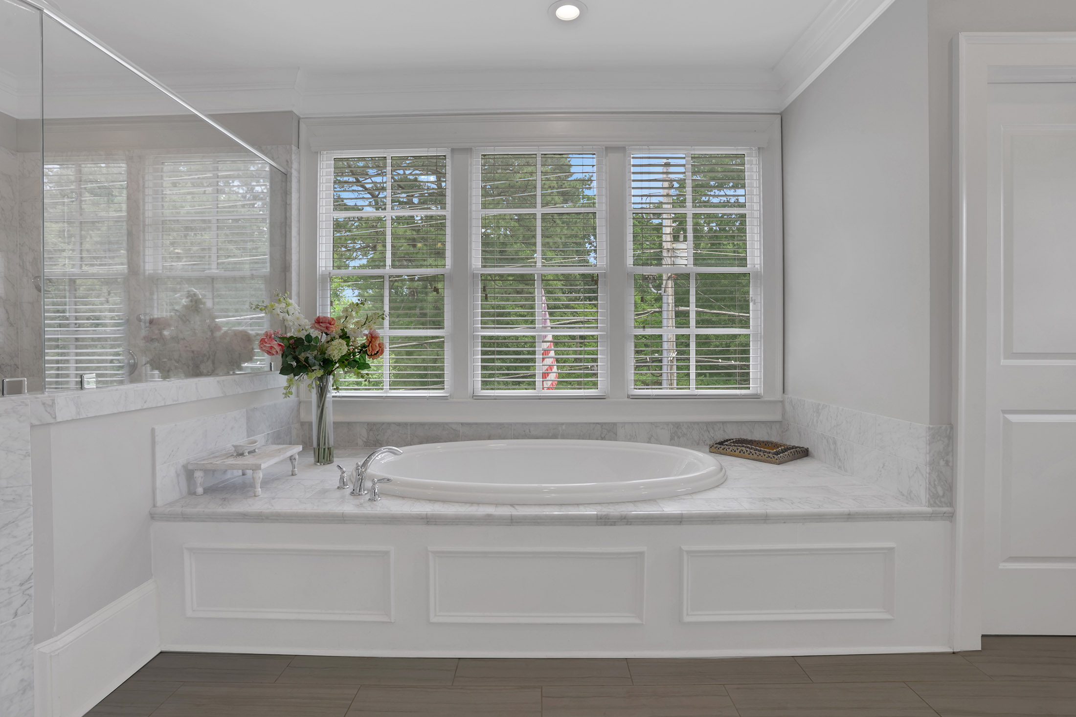 Sophisticated Brick Residence in Coveted Brookhaven Location - 物件實景