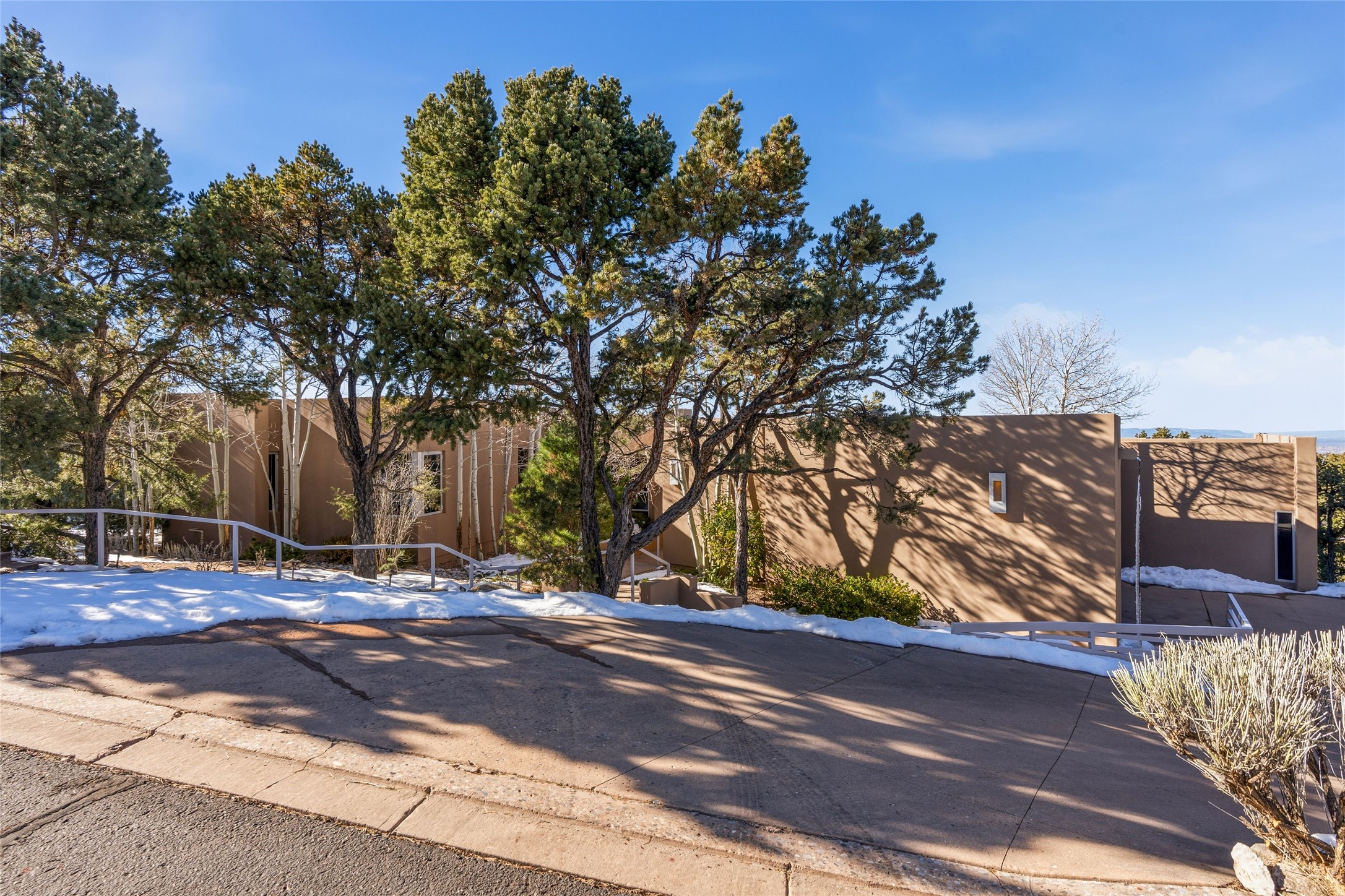  1135 S Summit Drive - 物件實景