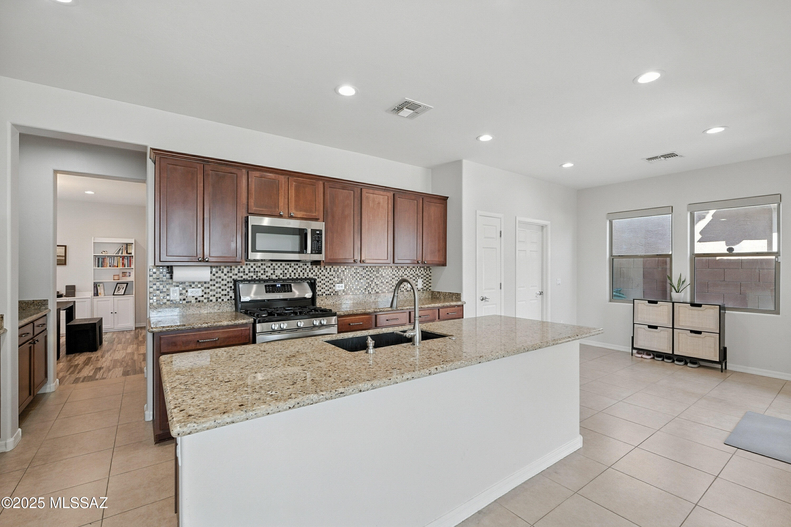 Marana, Arizona, 85658, United States, 3 Bedrooms Bedrooms, ,4 BathroomsBathrooms,Residential,For Sale,1911374