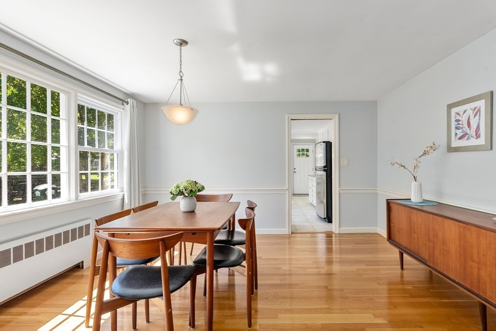Weston, Massachusetts, 02493, United States, 4 Bedrooms Bedrooms, ,3 BathroomsBathrooms,Residential,For Sale,1838701