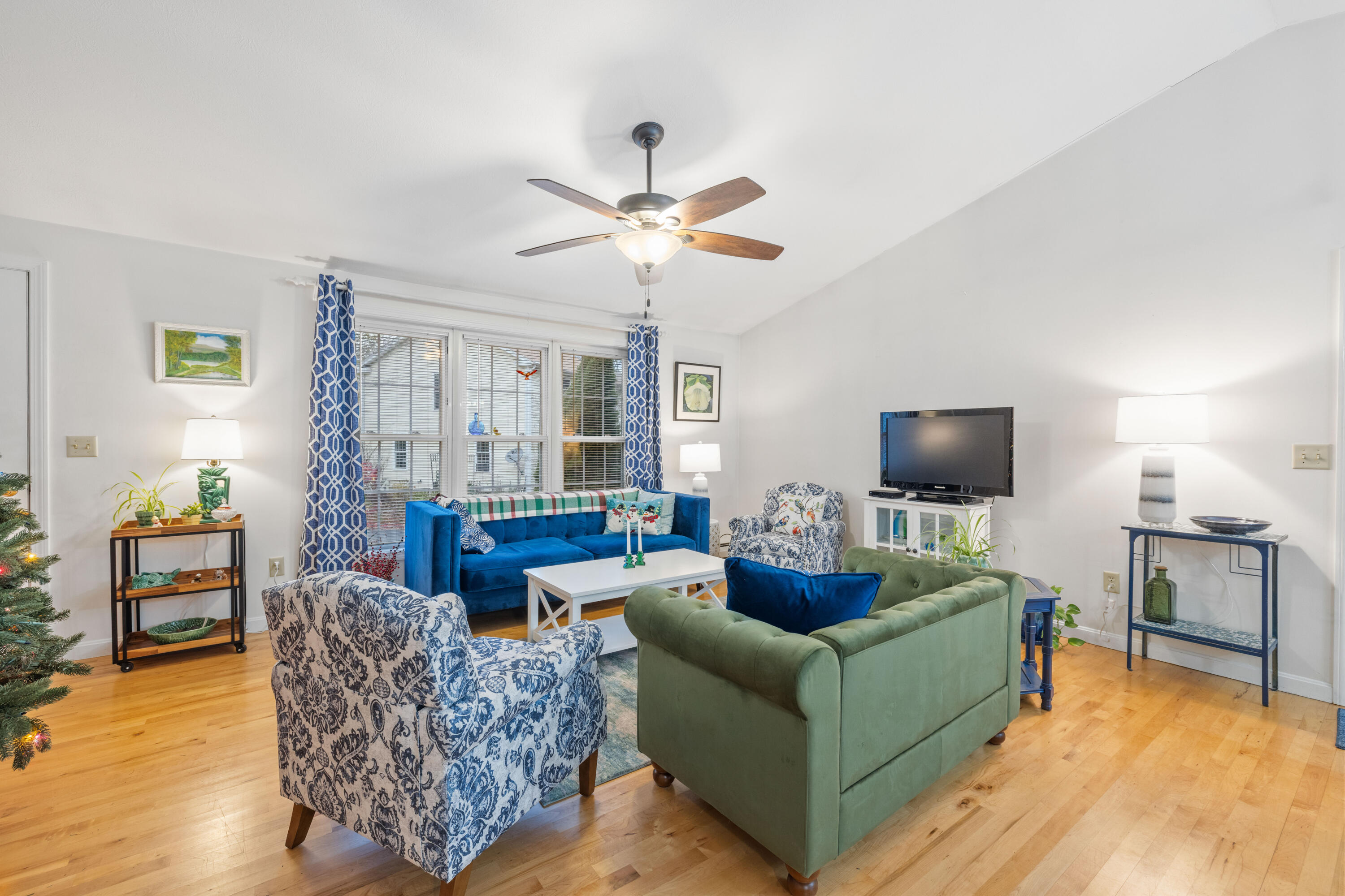 Saco, Maine, 04072, United States, 4 Bedrooms Bedrooms, ,2 BathroomsBathrooms,Residential,For Sale,1991501