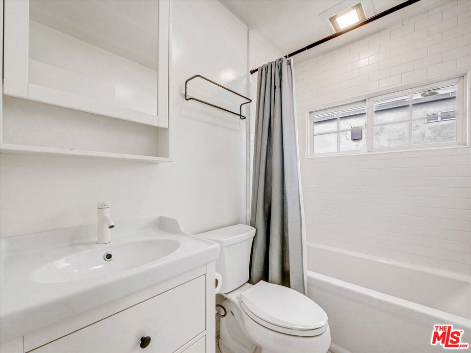 Venice, California, 90291, United States, 7 Bedrooms Bedrooms, ,Residential,For Sale,1700344