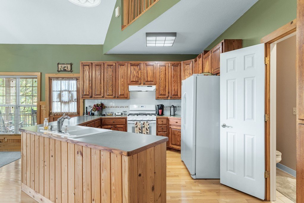 Young Harris, Georgia, 30582, United States, 4 Bedrooms Bedrooms, ,4 BathroomsBathrooms,Residential,For Sale,1979770