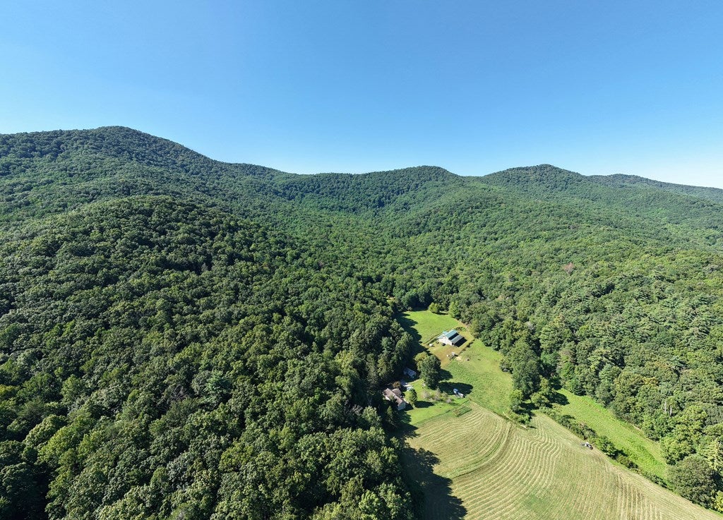 Blairsville, Georgia, 30512, United States, 2 Bedrooms Bedrooms, ,2 BathroomsBathrooms,Residential,For Sale,1932142