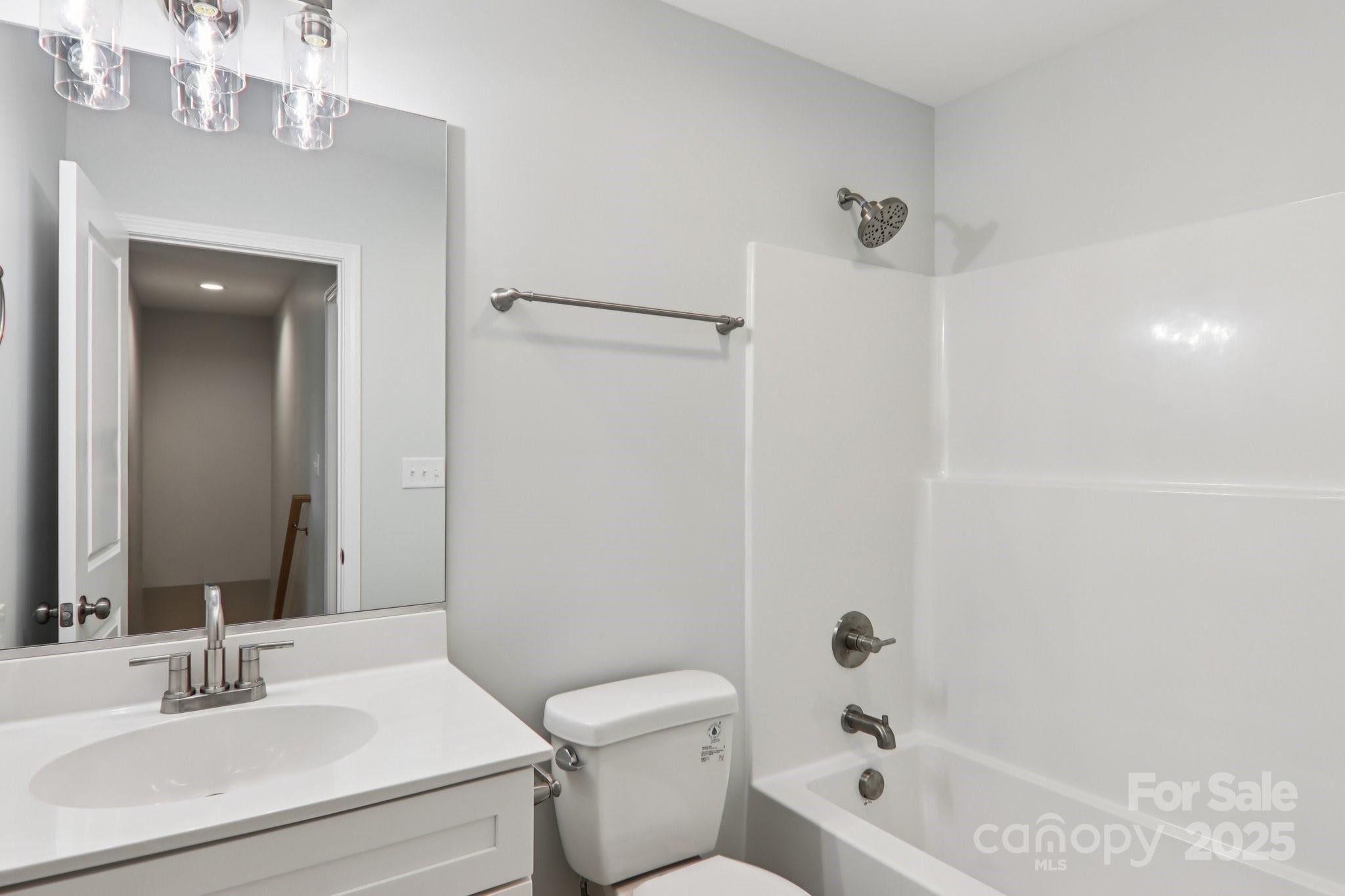 Candler, North Carolina, 28715, United States, 3 Bedrooms Bedrooms, ,3 BathroomsBathrooms,Residential,For Sale,2002526