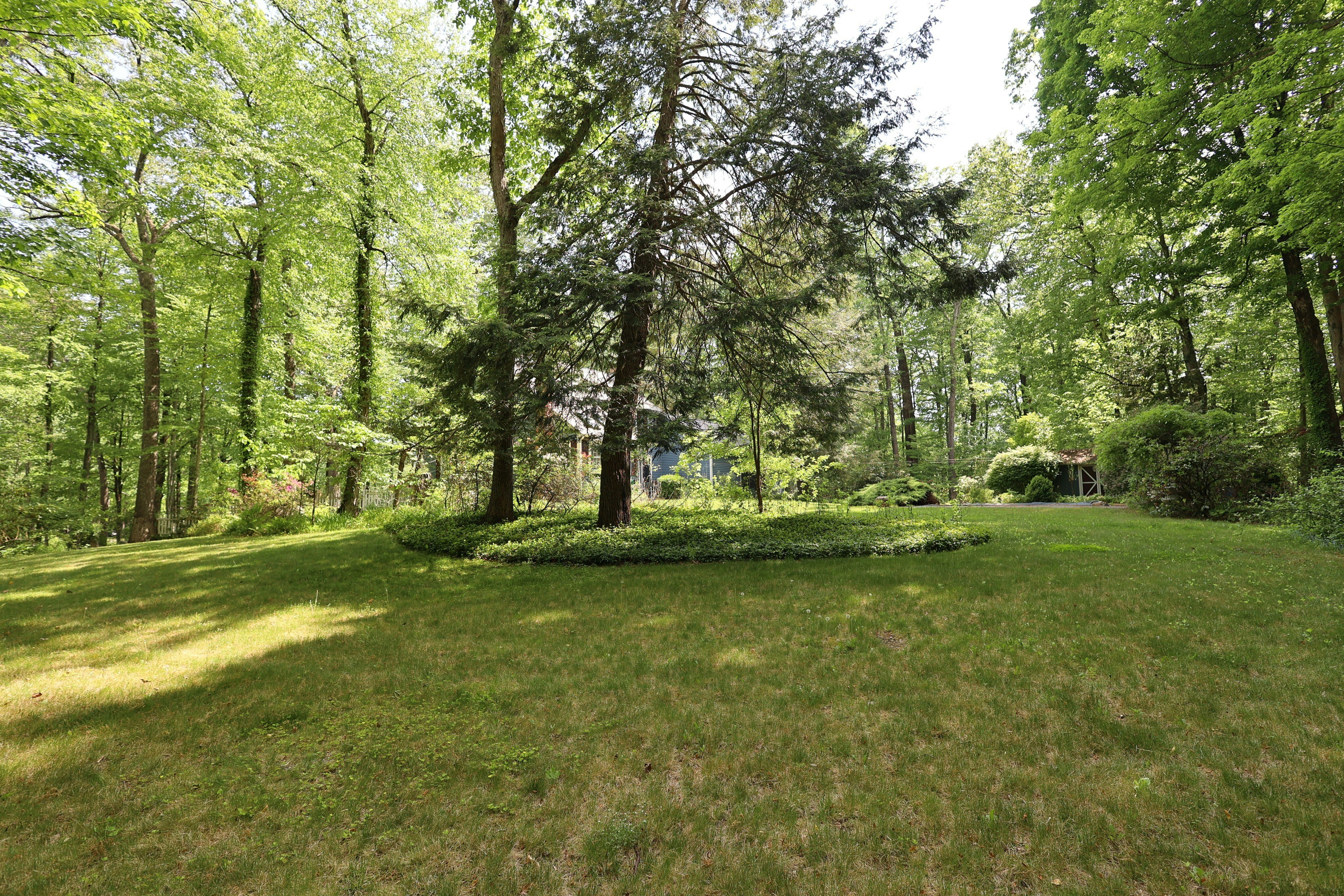  Classic New England Colonial - 物件實景