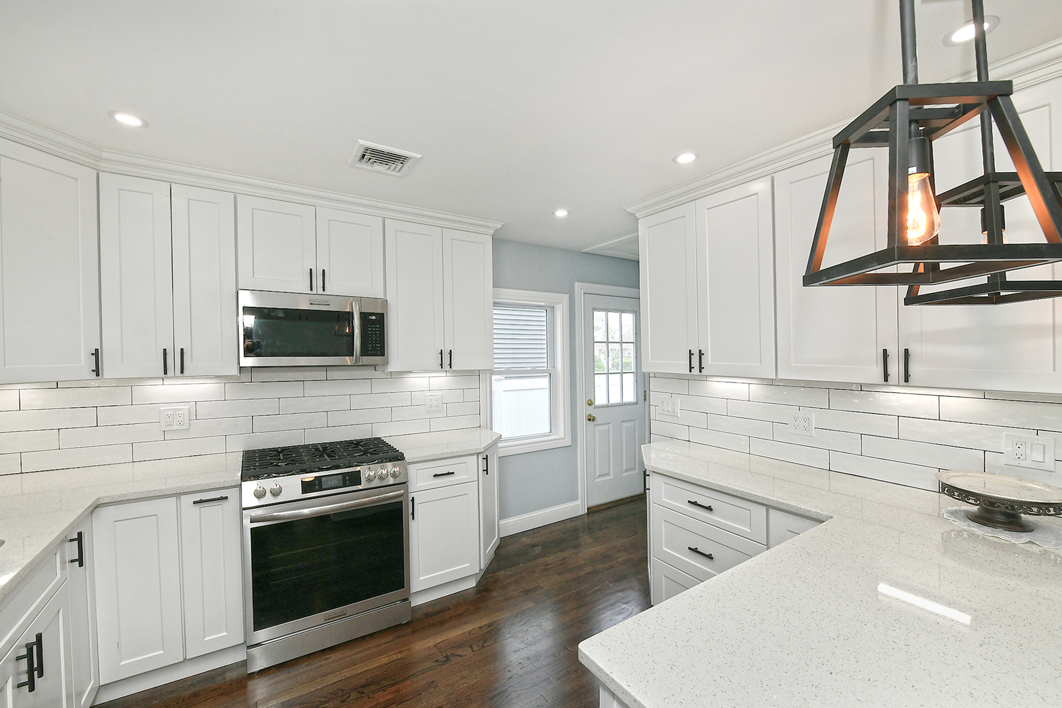 Farmingdale, New York, 11735, United States, 3 Bedrooms Bedrooms, ,2 BathroomsBathrooms,Residential,For Sale,1928376