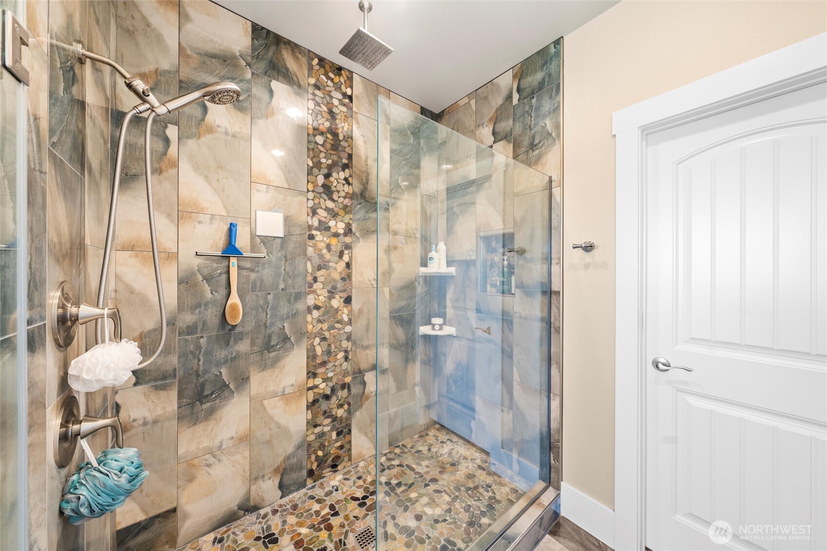 Moses Lake, Washington, 98837, United States, 3 Bedrooms Bedrooms, ,2 BathroomsBathrooms,Residential,For Sale,2002920