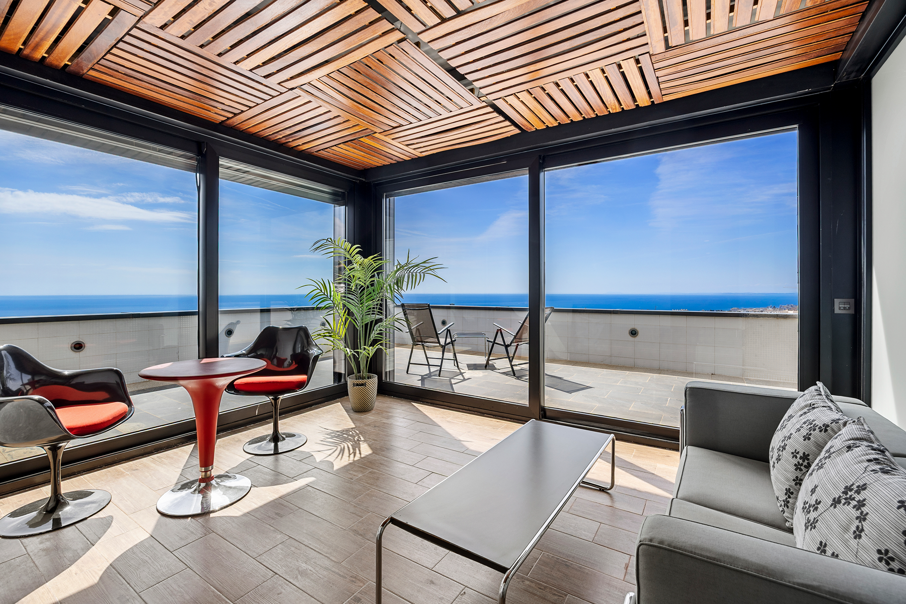  A modernist villa with captivating panoramic views - 物件實景