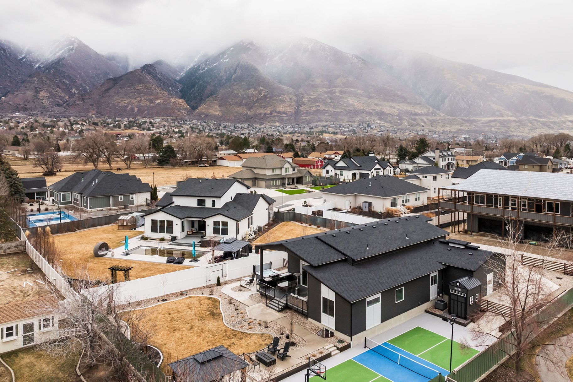  Luxury Inside and Out with Mountain Views - 物件實景