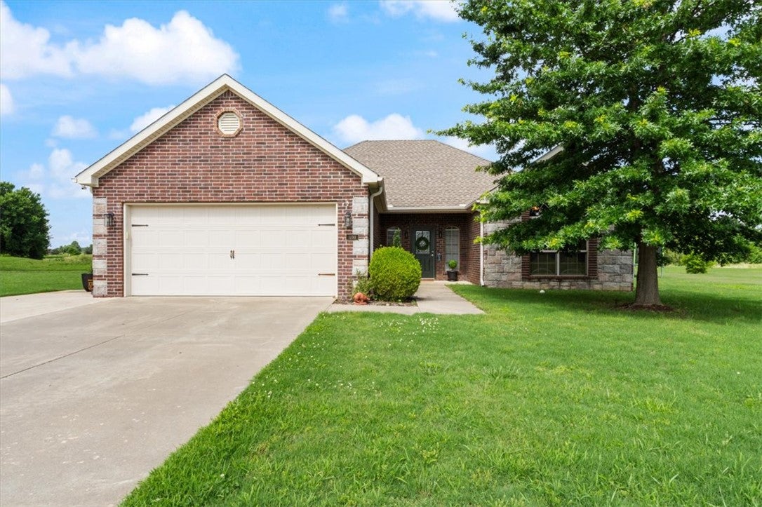 Creek Ln, Farmington, AR 72730