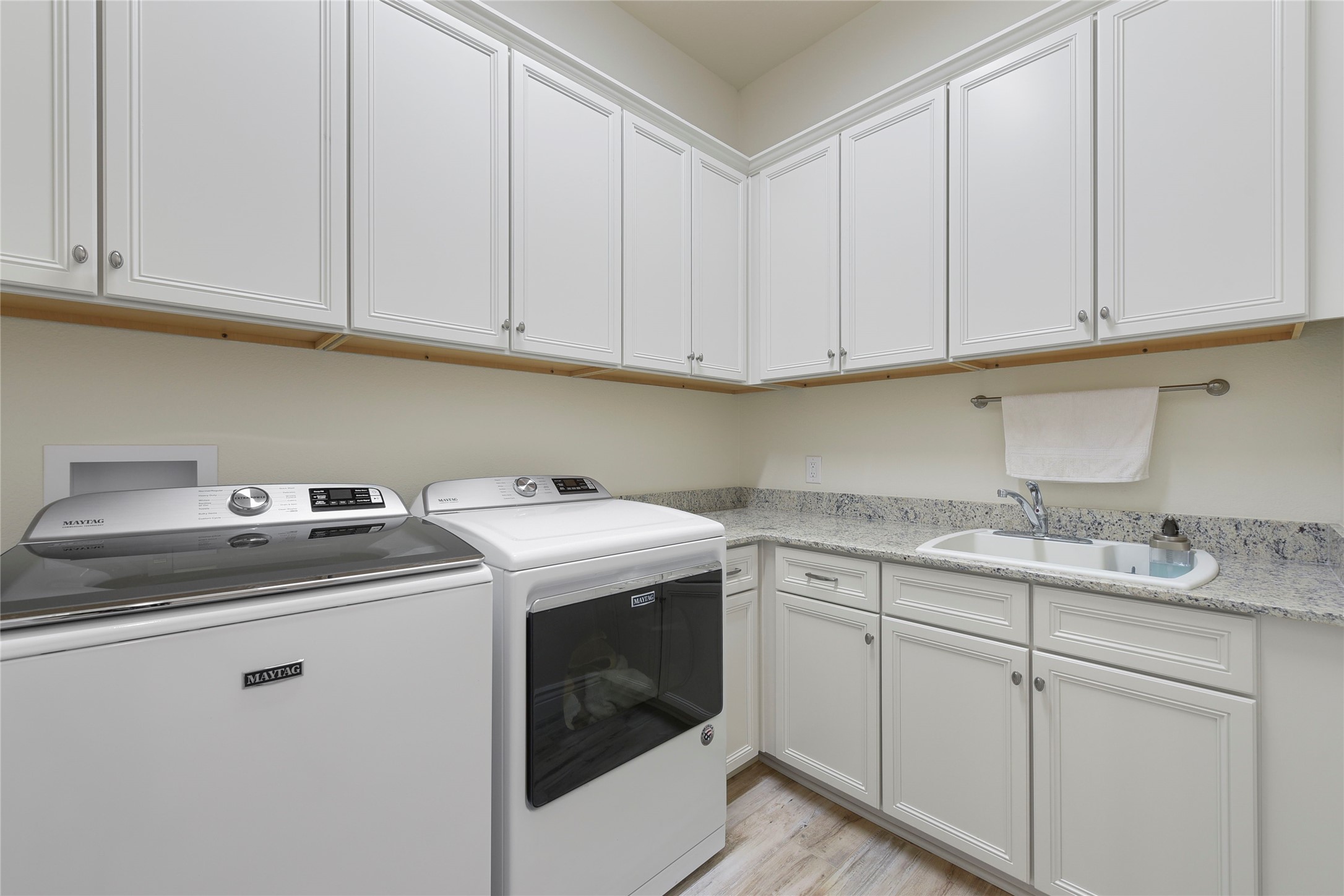 Denton, Texas, 76207, United States, 2 Bedrooms Bedrooms, ,3 BathroomsBathrooms,Residential,For Sale,1837650