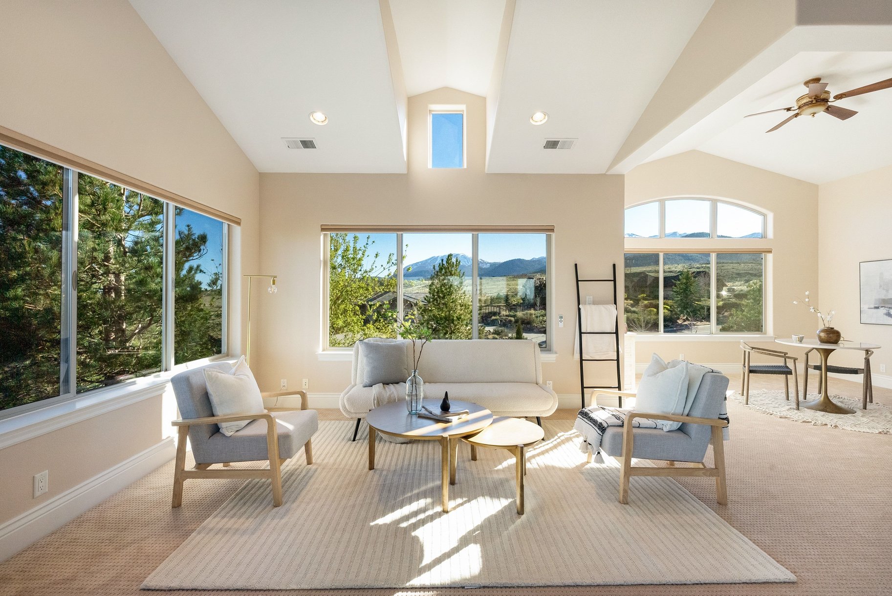  Private Mountain Estate with Elevated Views - 物件實景