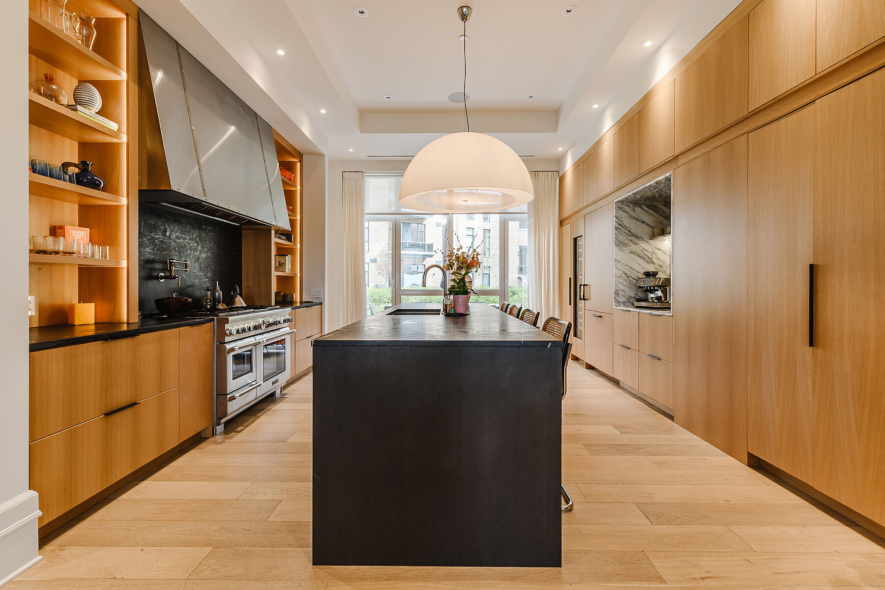  Stunning Custom Condo - 物件實景