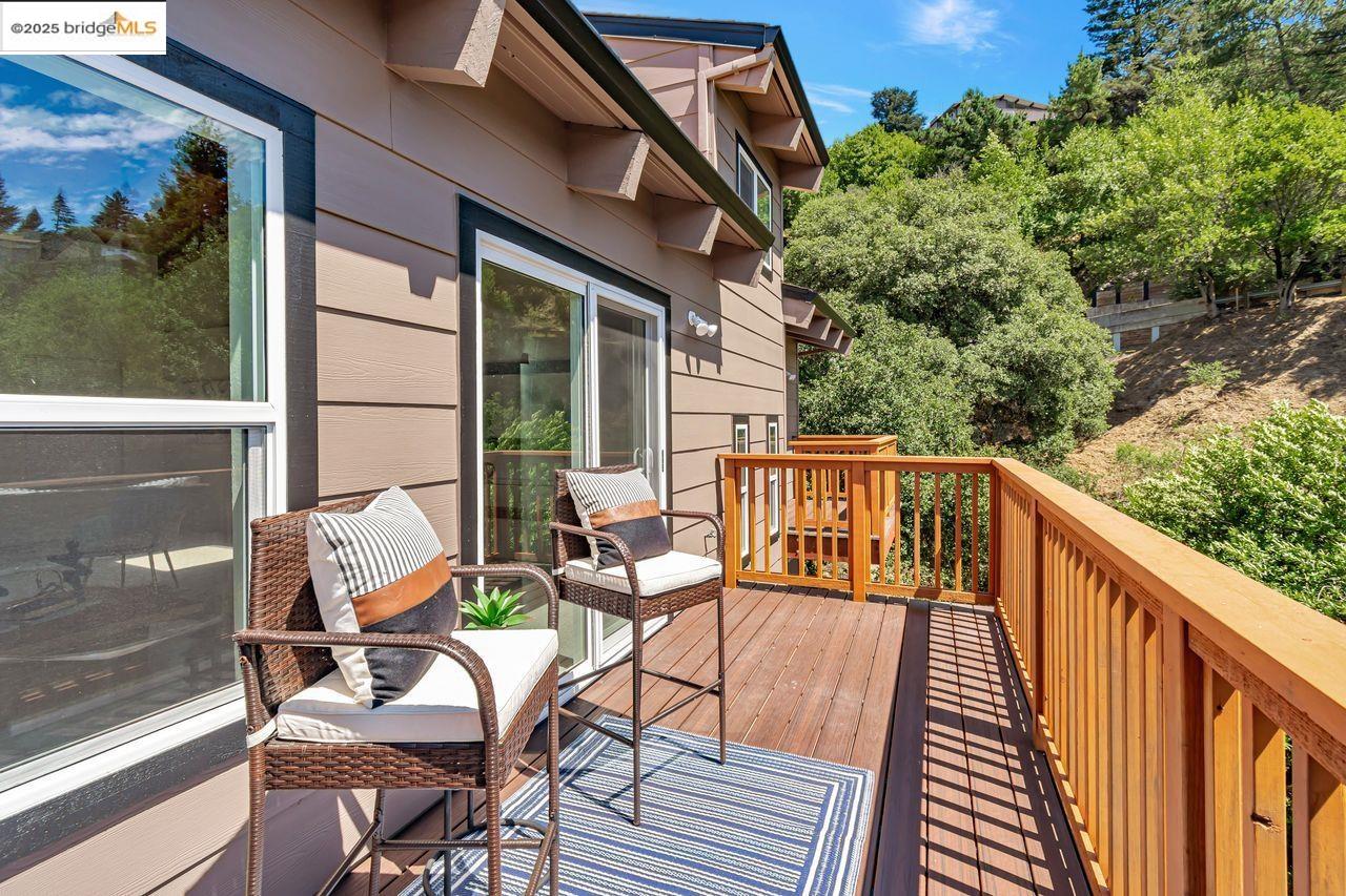 Oakland, California, 94611, United States, 4 Bedrooms Bedrooms, ,2 BathroomsBathrooms,Residential,For Sale,1906699