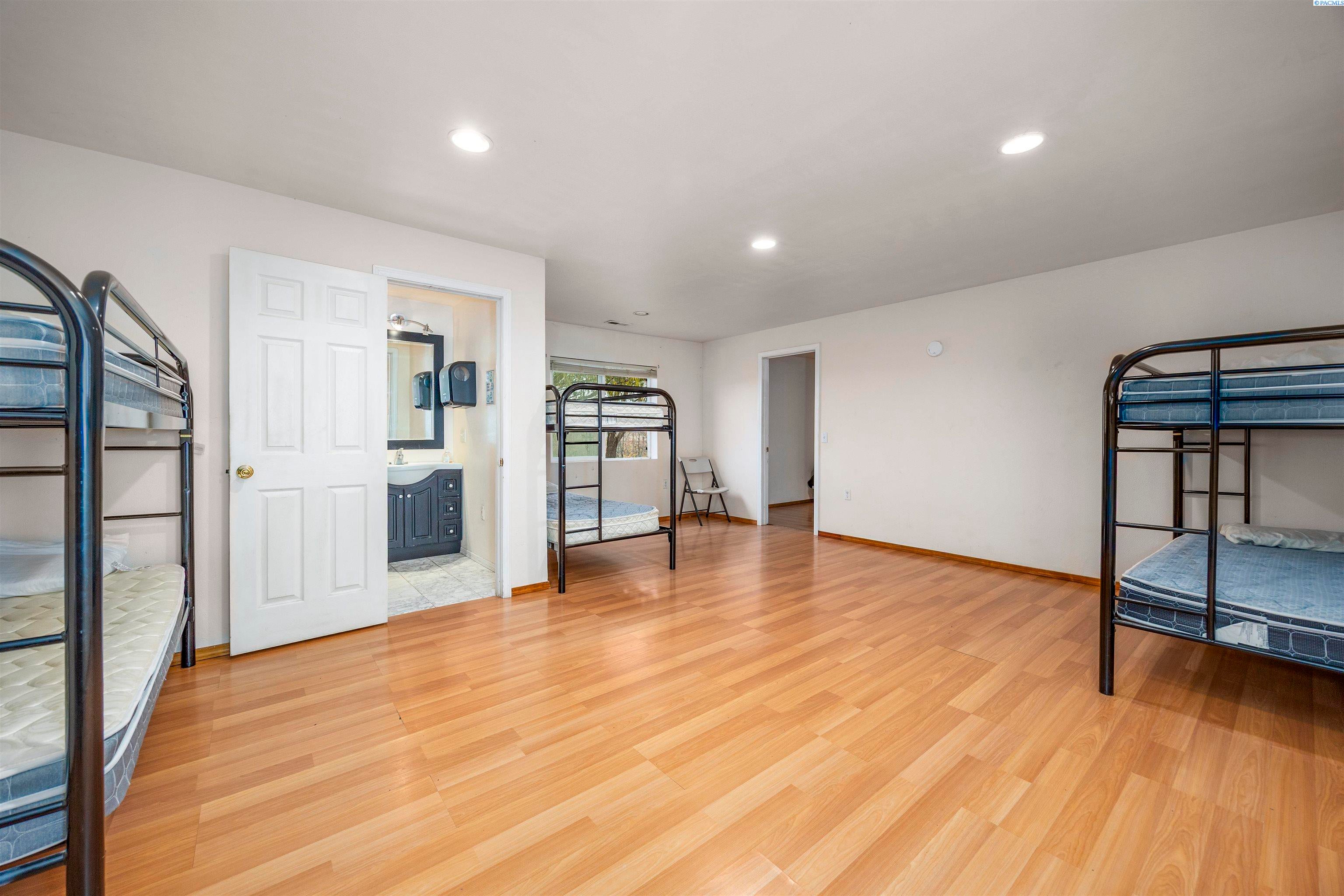 Benton City, Washington, 99320, United States, ,Residential,For Sale,1998066