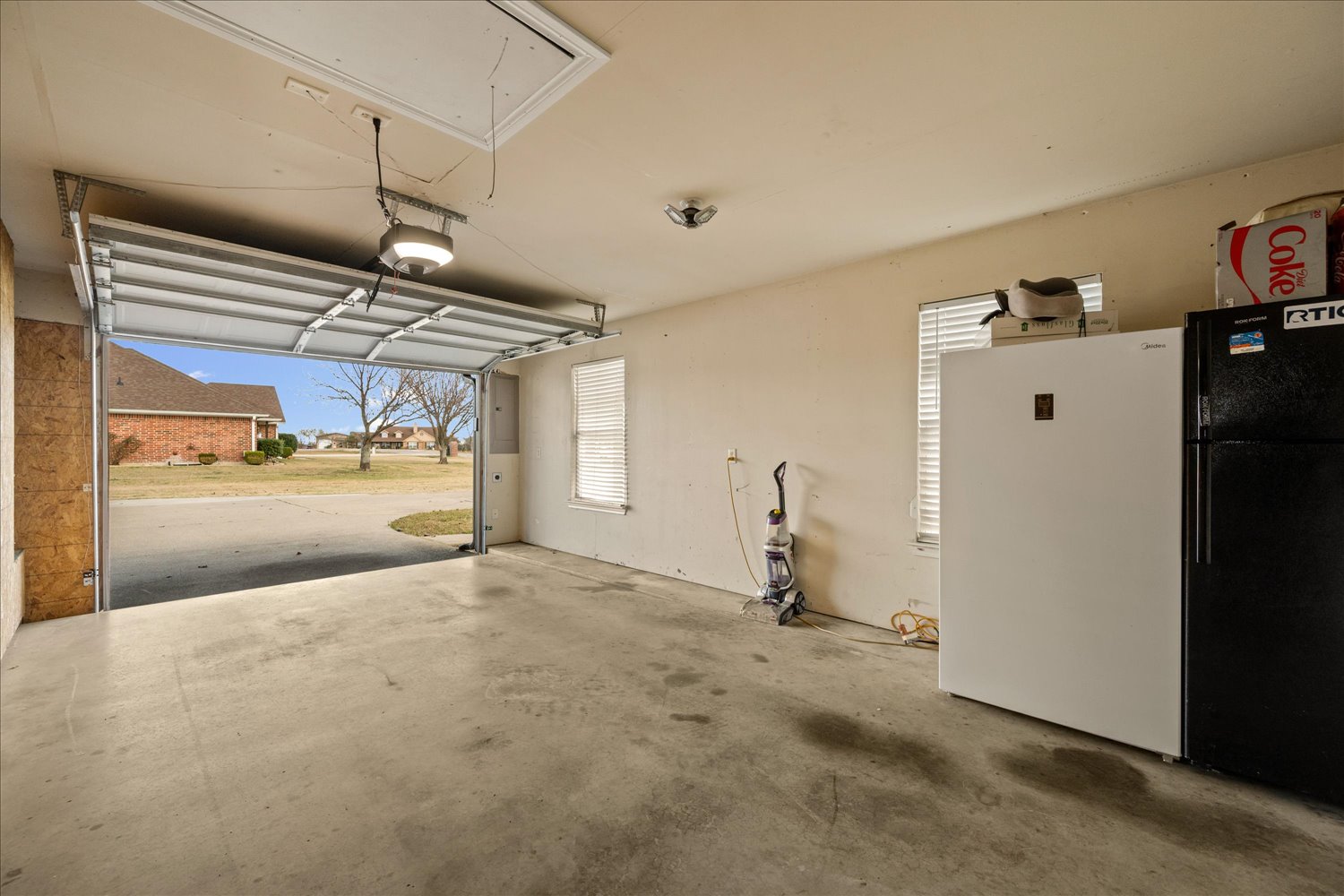 Caddo Mills, Texas, 75135, United States, 3 Bedrooms Bedrooms, ,2 BathroomsBathrooms,Residential,For Sale,2010316