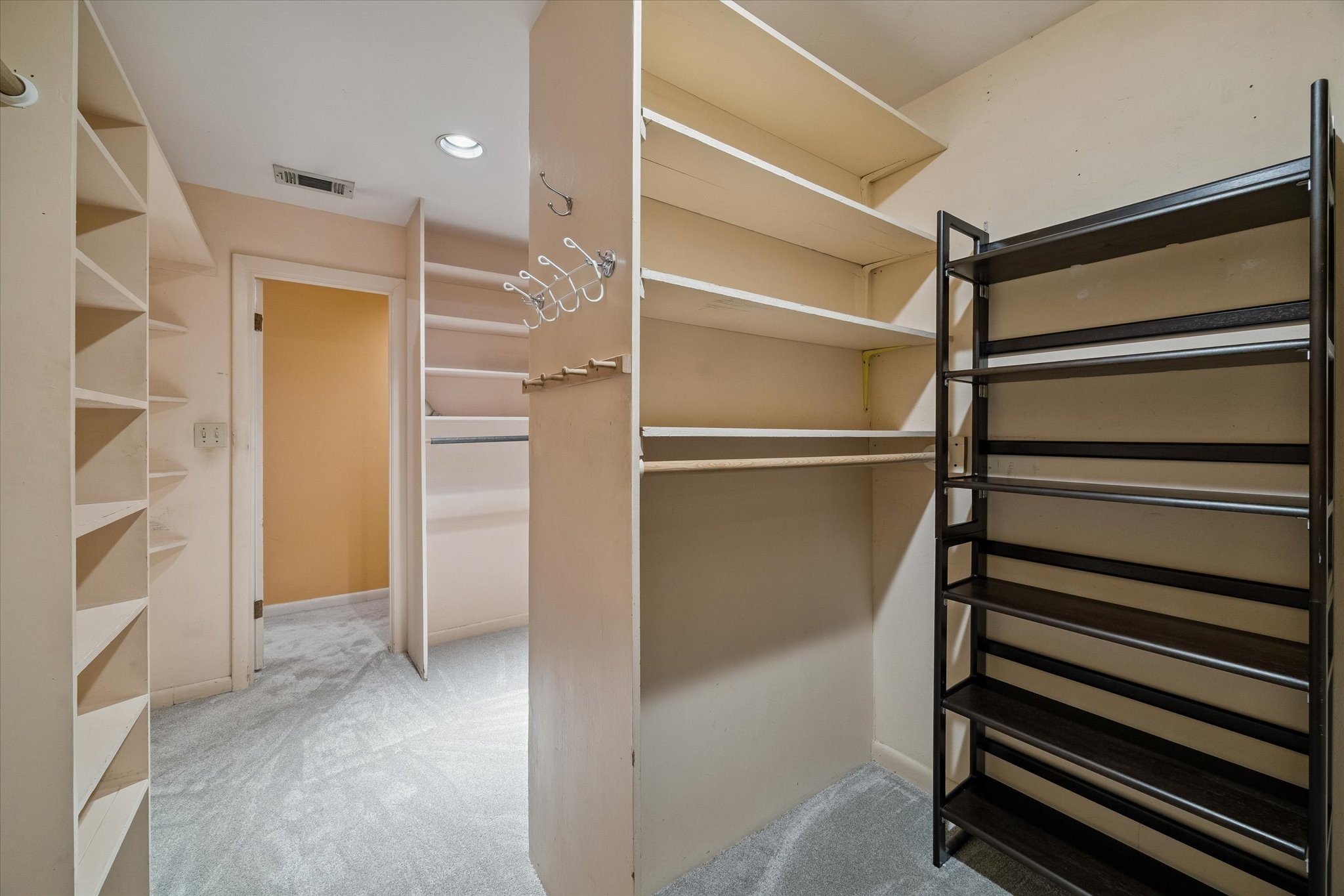  2126 Chimney Rock Road - 物件實景