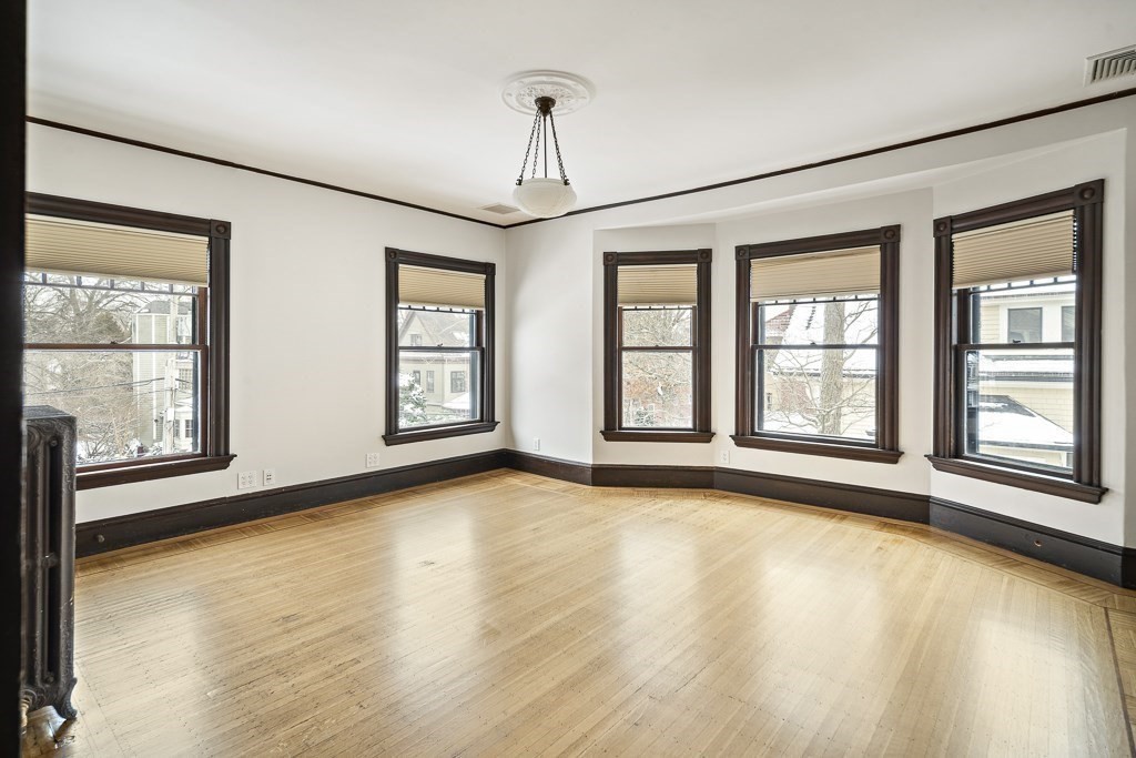 Cambridge, Massachusetts, 02140, United States, 6 Bedrooms Bedrooms, ,6 BathroomsBathrooms,Residential,For Sale,1840566