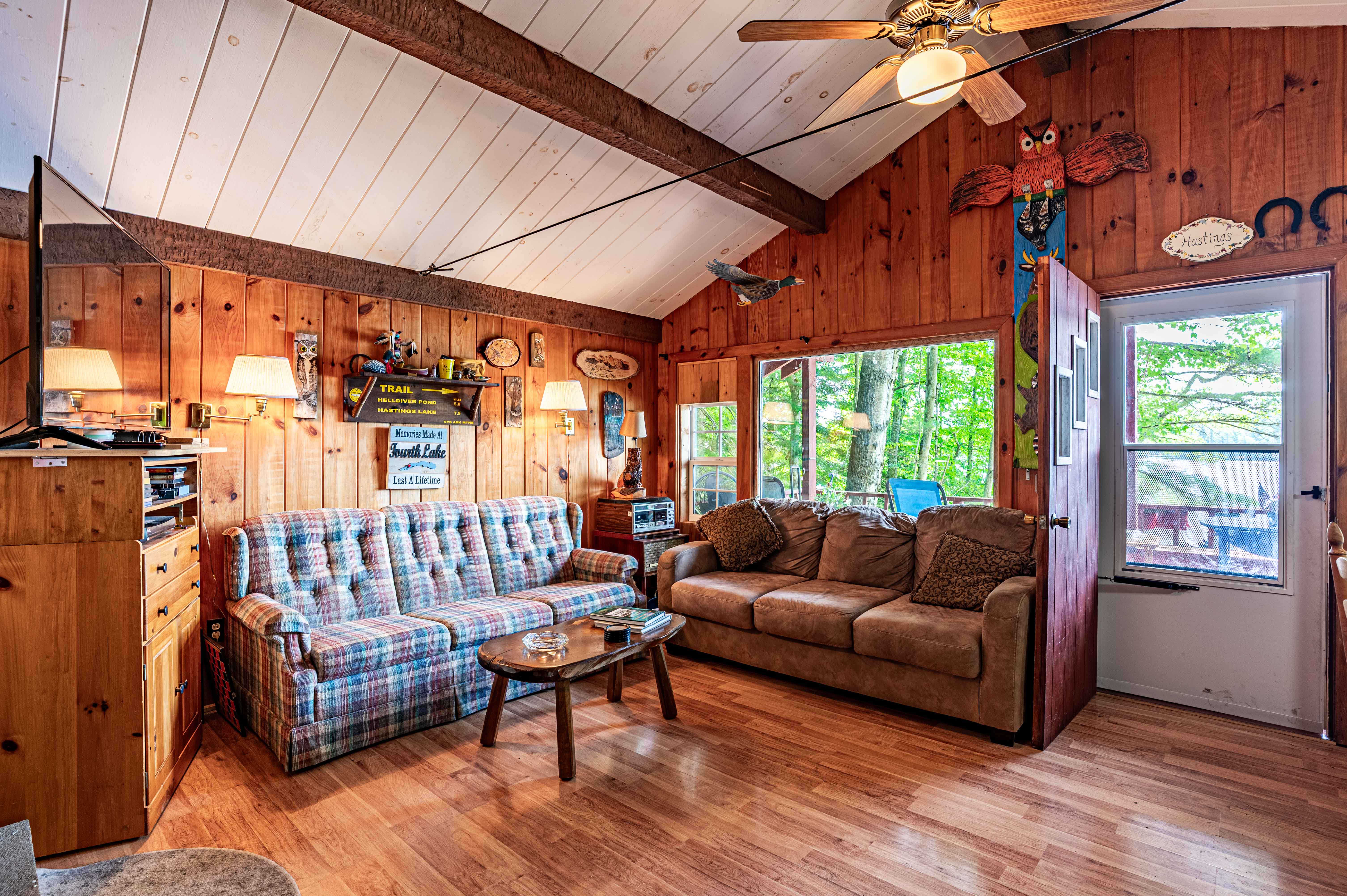  Twin Cottages on 75