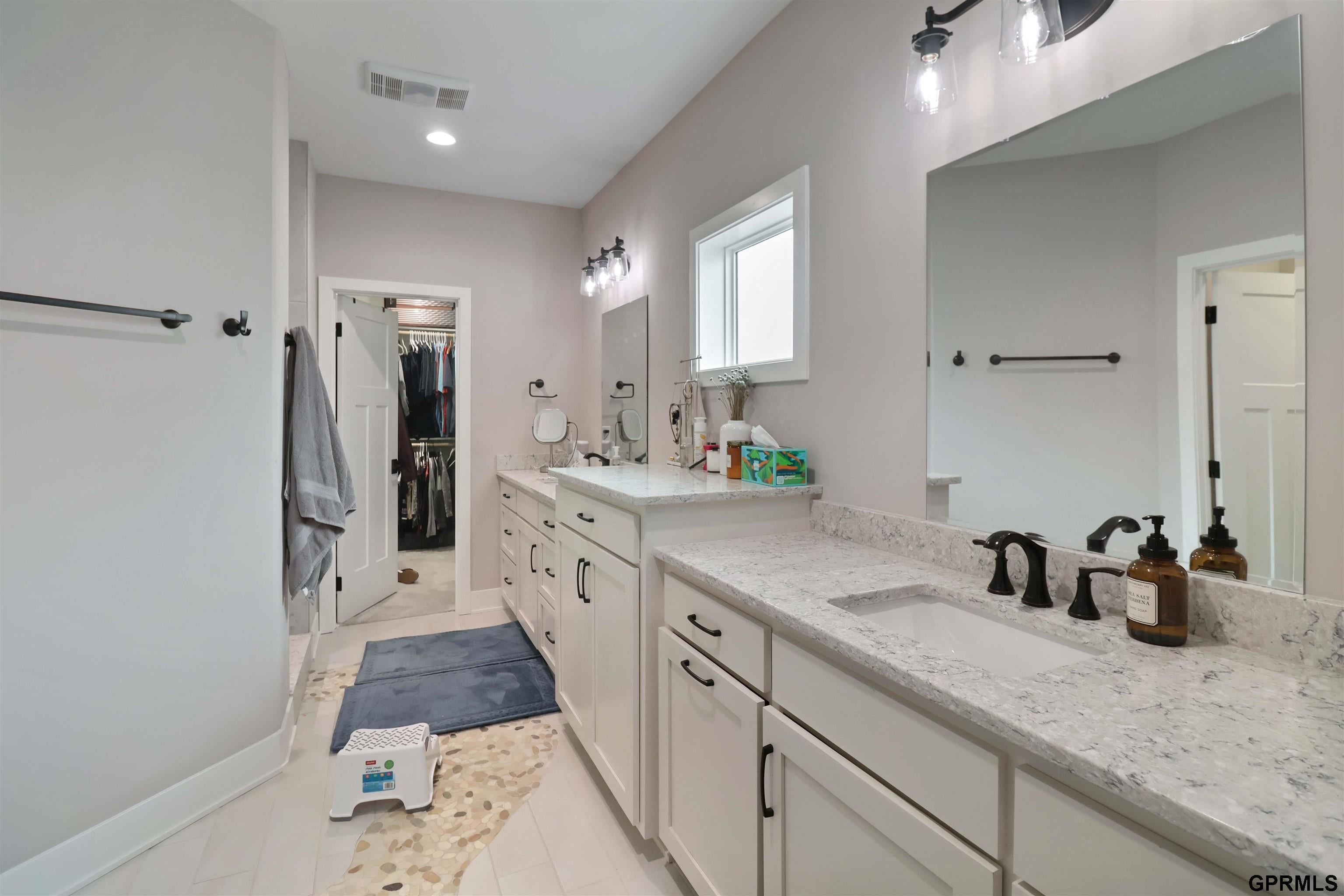 Papillion, Nebraska, 68046, United States, 5 Bedrooms Bedrooms, ,5 BathroomsBathrooms,Residential,For Sale,1846558