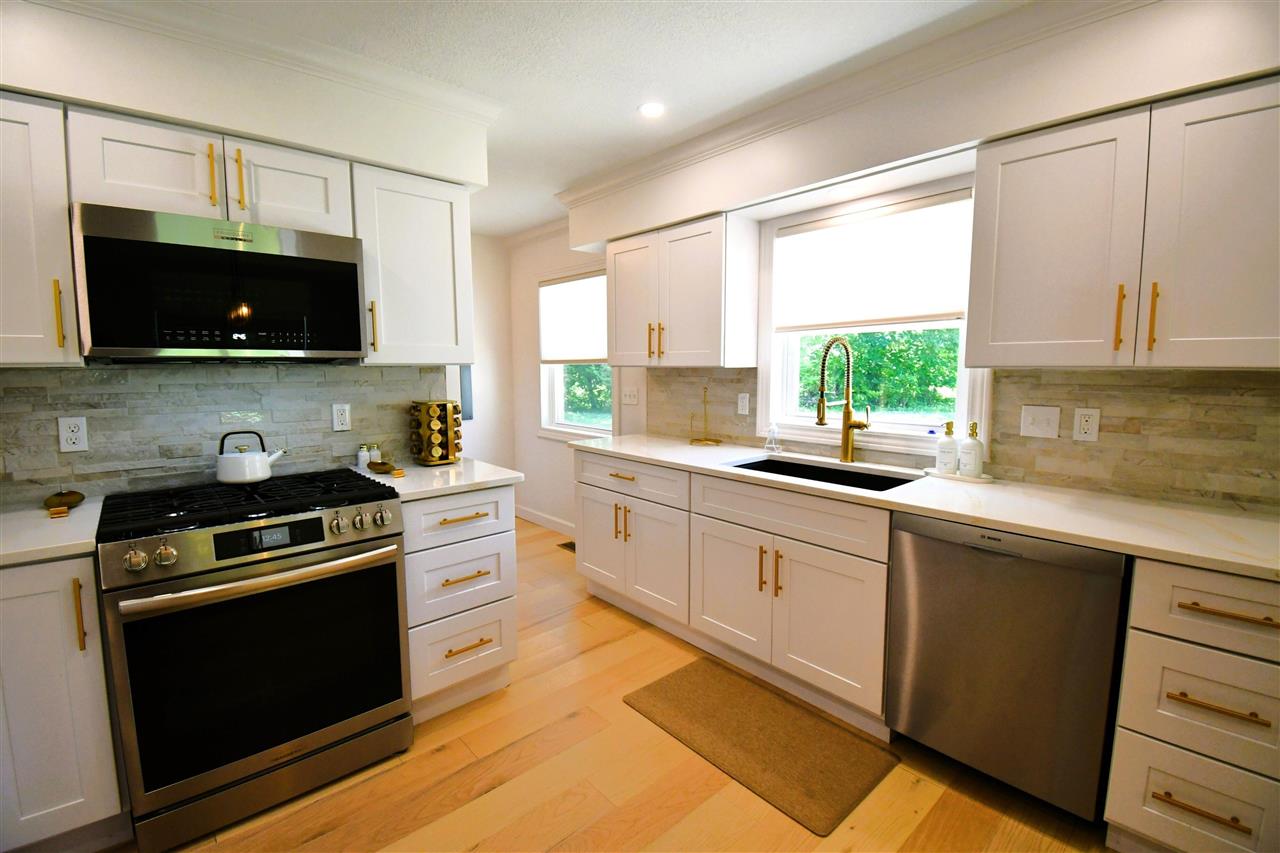 Alanson, Michigan, 49706, United States, 5 Bedrooms Bedrooms, ,3 BathroomsBathrooms,Residential,For Sale,1876087