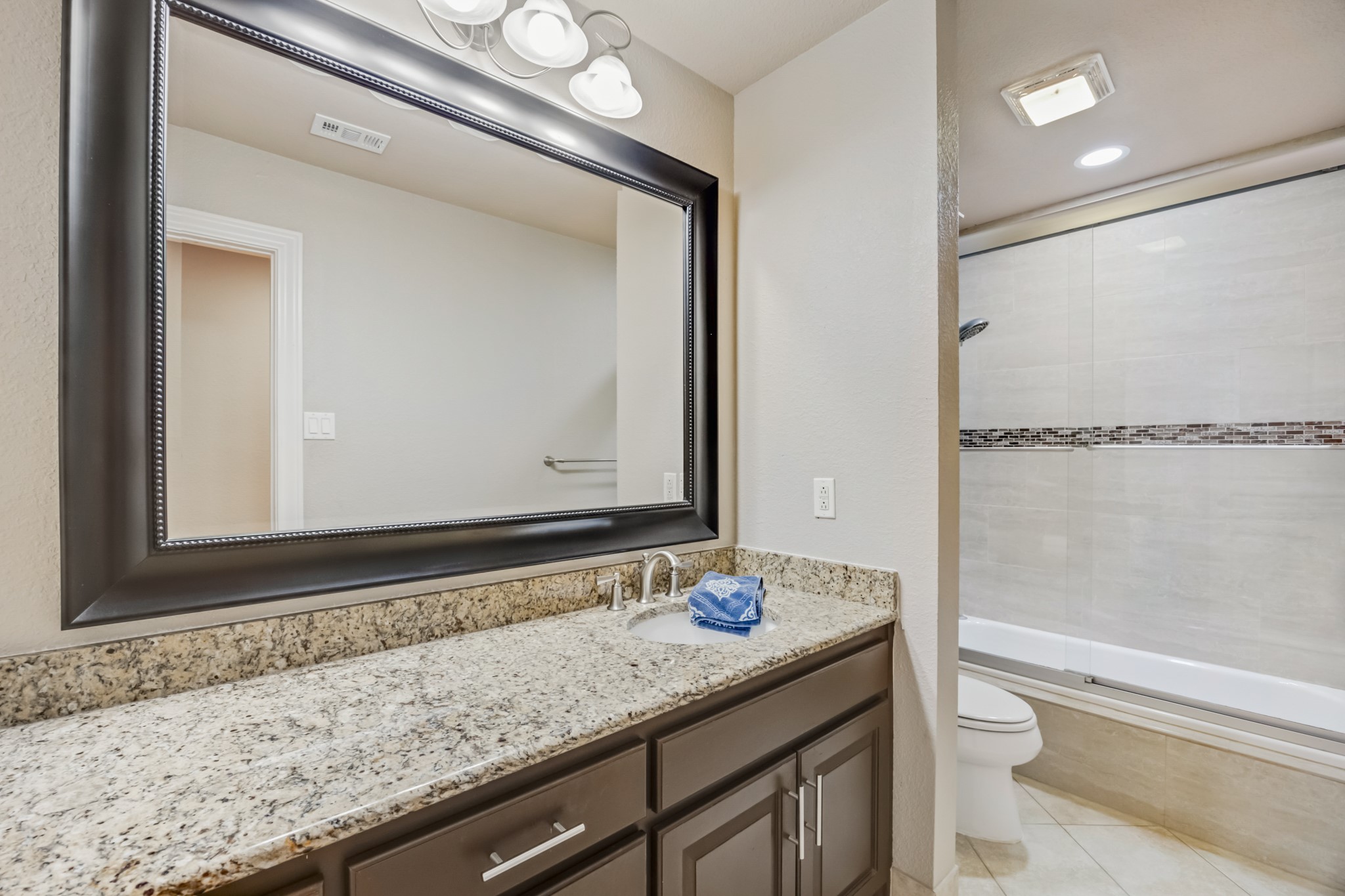 Midlothian, Texas, 76065, United States, 4 Bedrooms Bedrooms, ,3 BathroomsBathrooms,Residential,For Sale,1972696