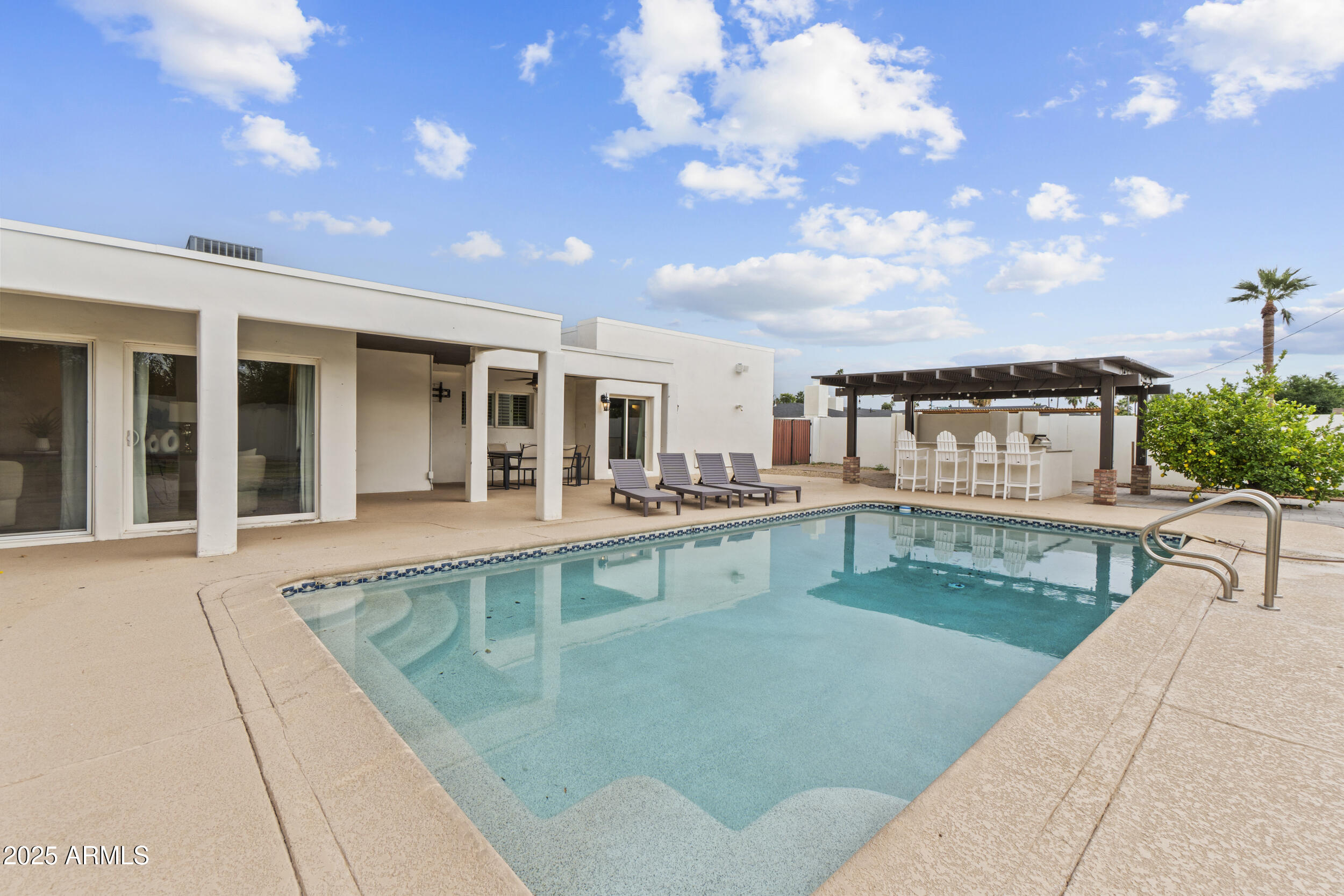 Phoenix, Arizona, 85018, United States, 6 Bedrooms Bedrooms, ,4 BathroomsBathrooms,Residential,For Sale,2002076