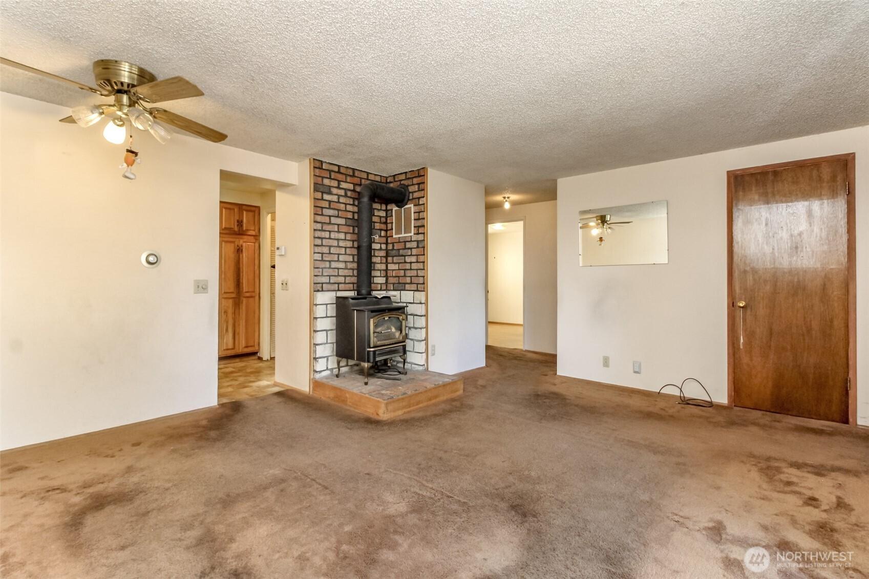 SEATTLE, Washington, 98146, United States, 3 Bedrooms Bedrooms, ,2 BathroomsBathrooms,Residential,For Sale,1969203