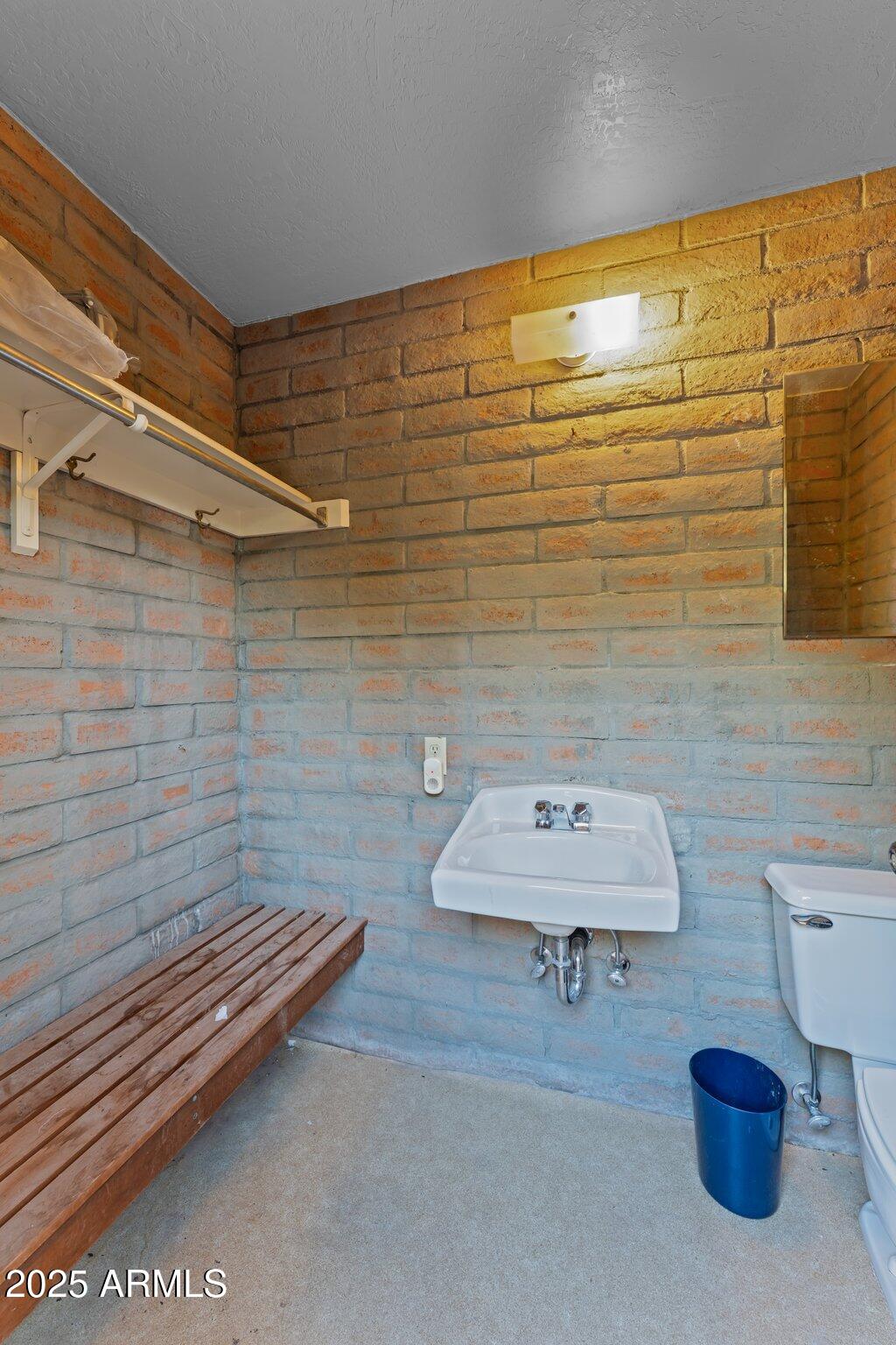 Wickenburg, Arizona, 85390, United States, 3 Bedrooms Bedrooms, ,3 BathroomsBathrooms,Residential,For Sale,1976707