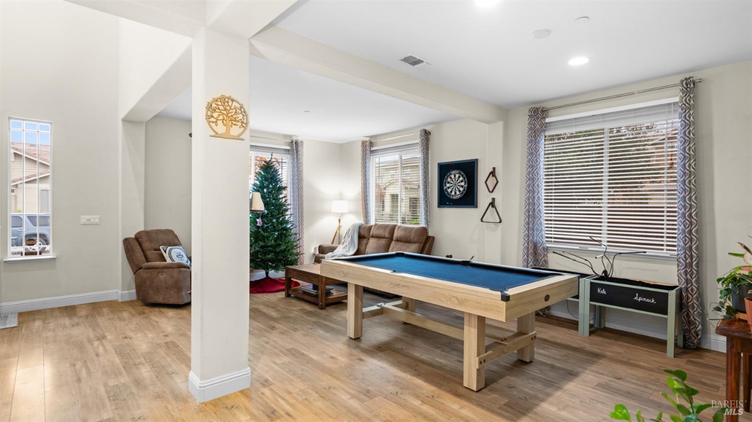 Vacaville, California, 95688, United States, 5 Bedrooms Bedrooms, ,3 BathroomsBathrooms,Residential,For Sale,2005727