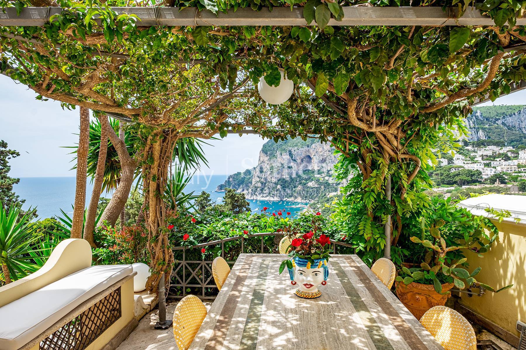  Neoclassical villa with a breath taking view - 物件實景