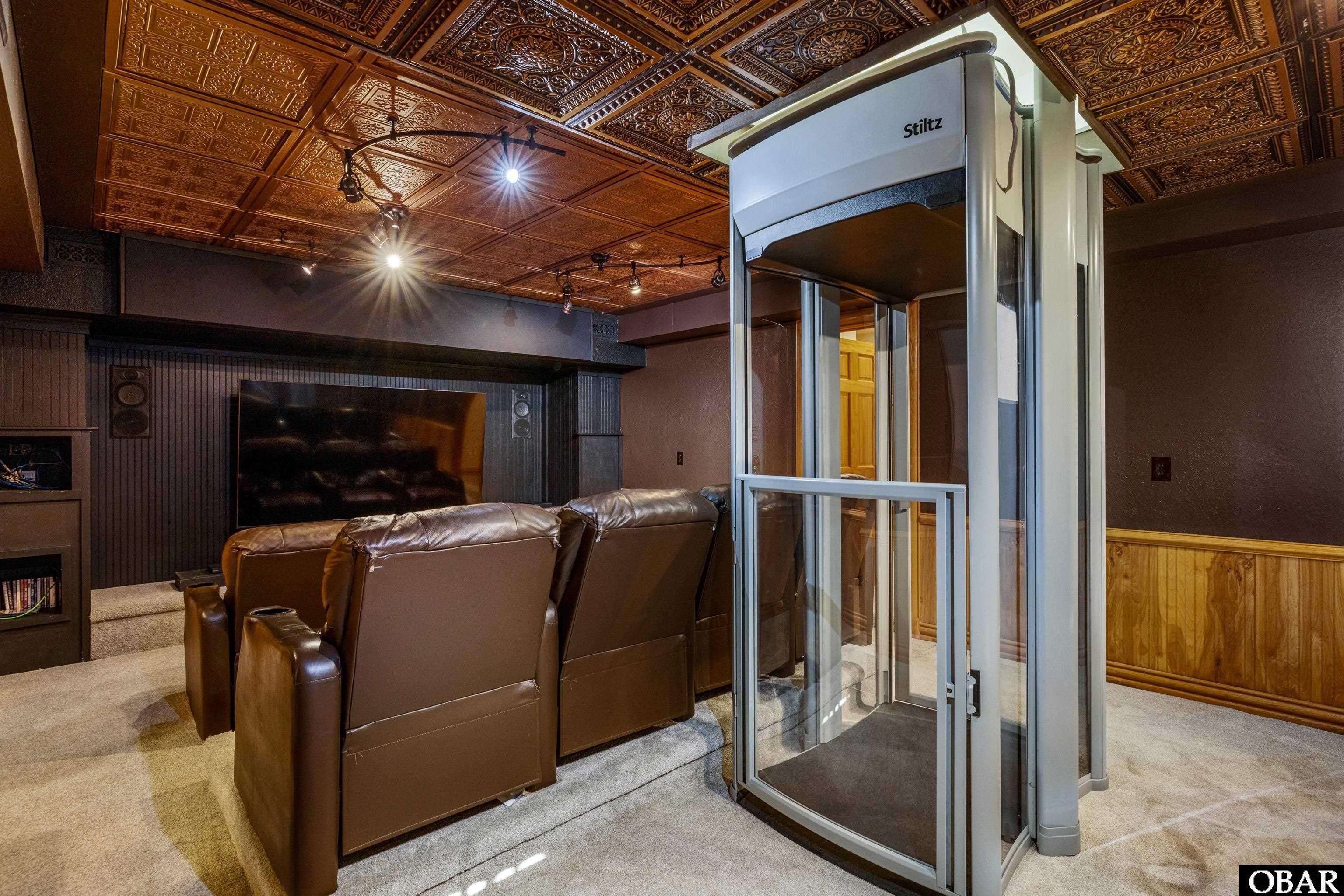 Corolla, North Carolina, 27927, United States, 6 Bedrooms Bedrooms, ,5 BathroomsBathrooms,Residential,For Sale,2010807