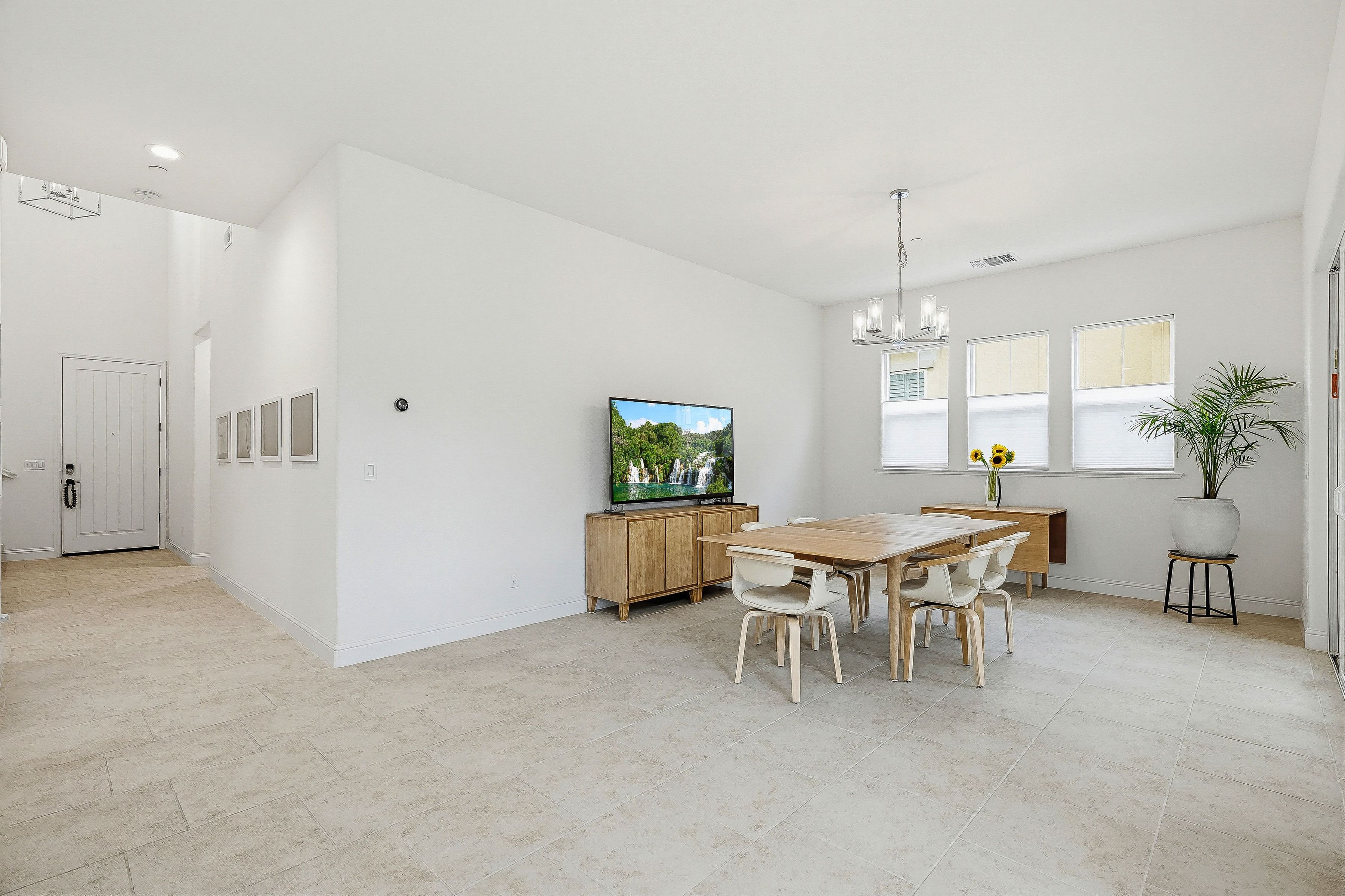  600 Bluffs Drive - 物件實景