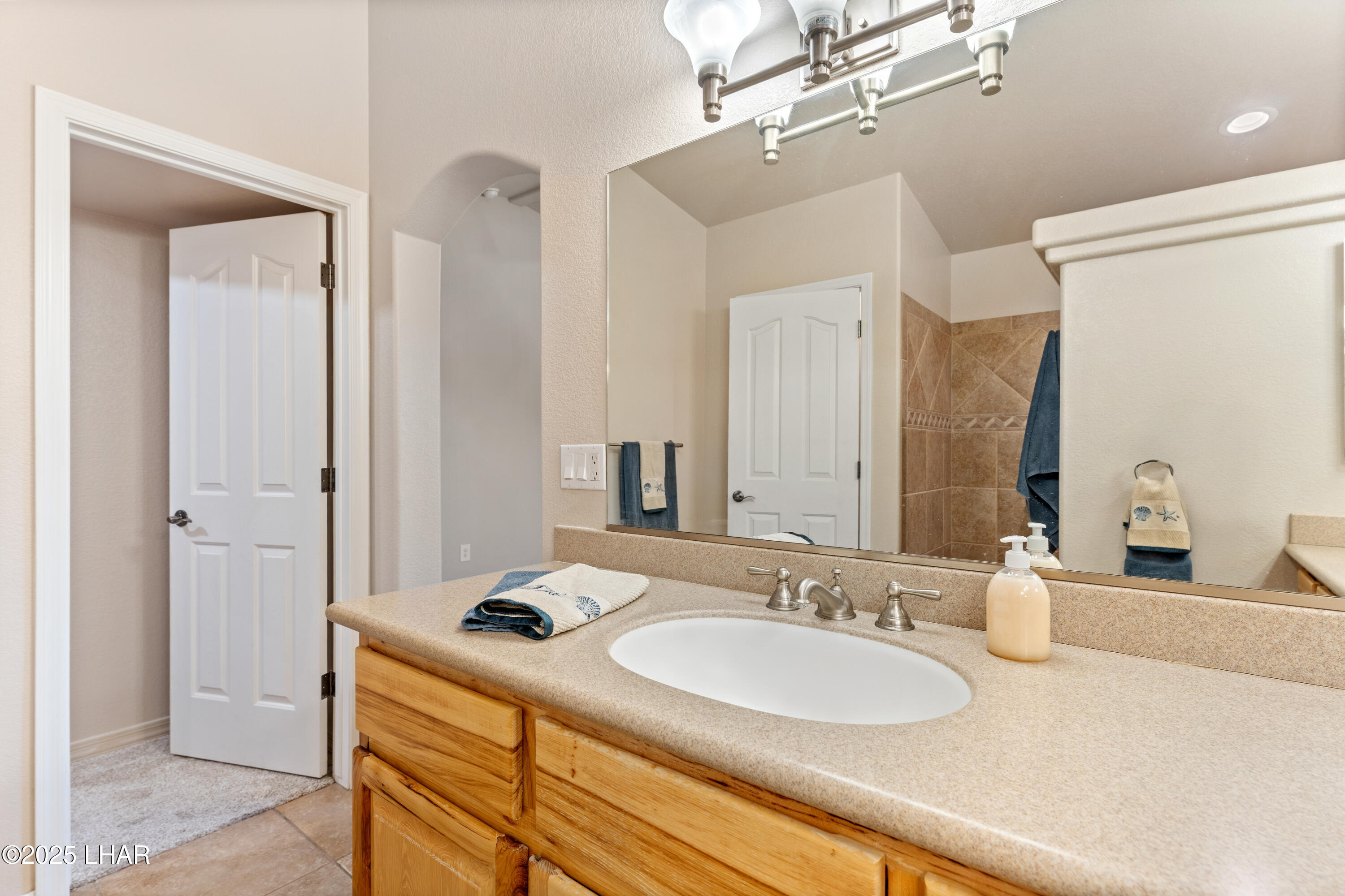 Lake Havasu City, Arizona, 86404, United States, 3 Bedrooms Bedrooms, ,1 BathroomBathrooms,Residential,For Sale,1967862