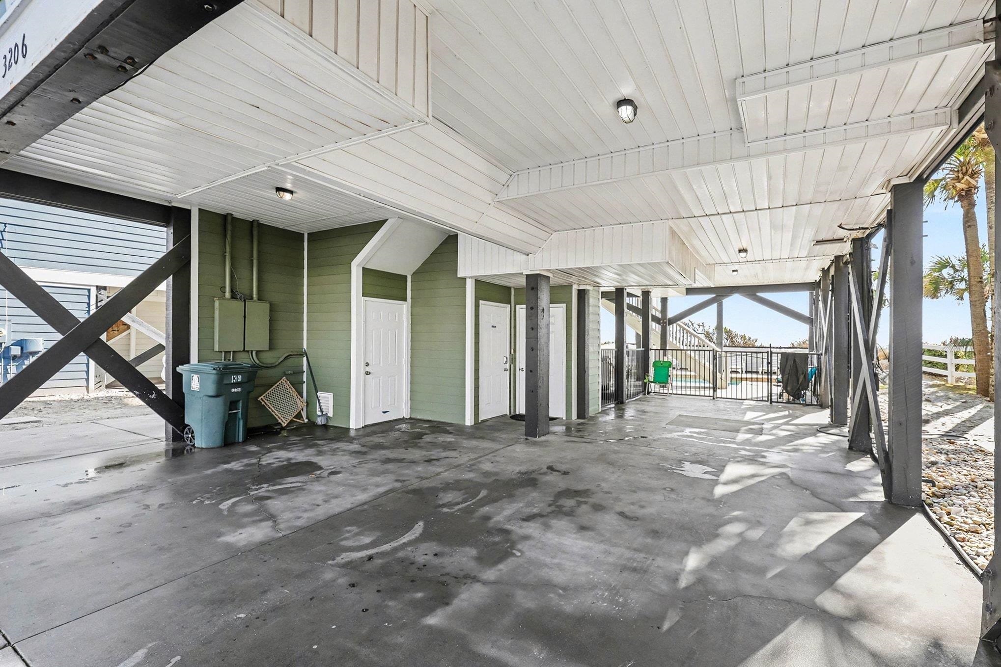 North Myrtle Beach, South Carolina, 29582, United States, 8 Bedrooms Bedrooms, ,7 BathroomsBathrooms,Residential,For Sale,2049472