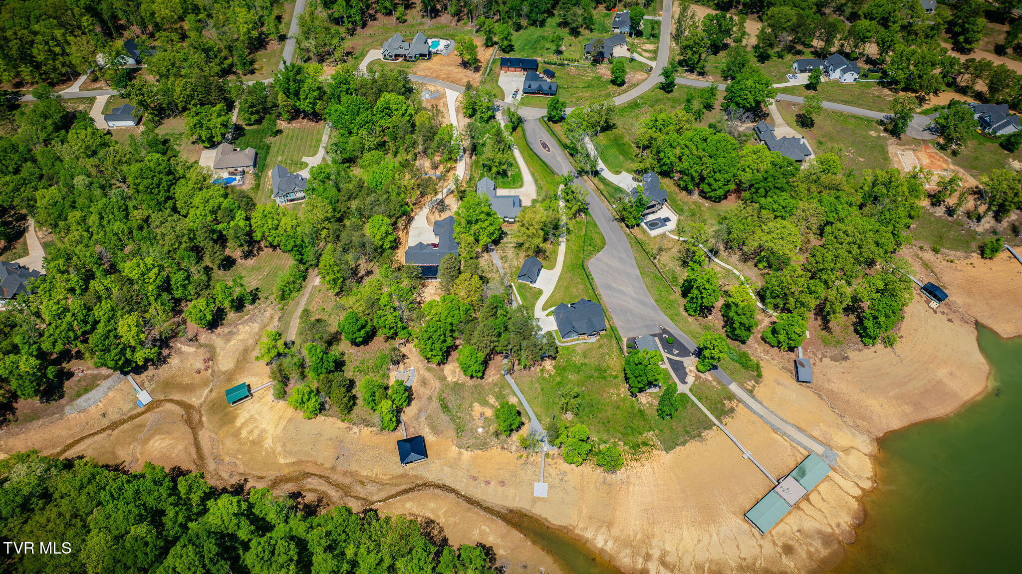 Dandridge, Tennessee, 37725, United States, 3 Bedrooms Bedrooms, ,4 BathroomsBathrooms,Residential,For Sale,2040308