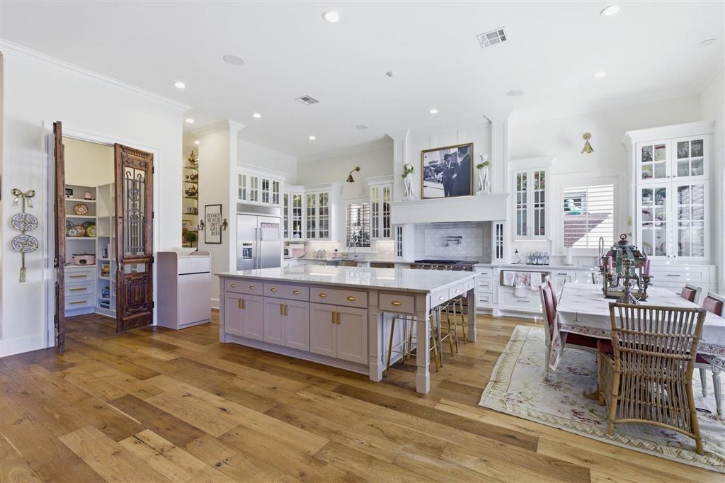 Lake Charles, Louisiana, 70605, United States, 5 Bedrooms Bedrooms, ,5 BathroomsBathrooms,Residential,For Sale,2024093