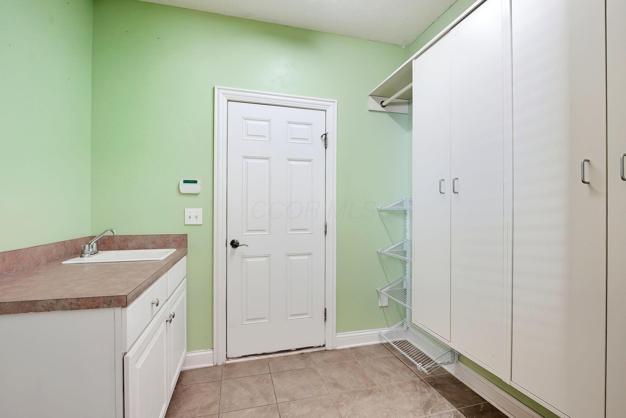 New Albany, Ohio, 43054, United States, 4 Bedrooms Bedrooms, ,5 BathroomsBathrooms,Residential,For Sale,1991111