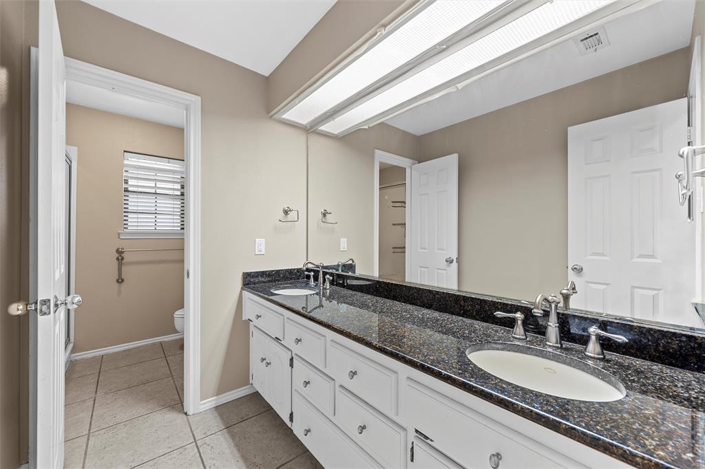 Woodway, Texas, 76712, United States, 5 Bedrooms Bedrooms, ,3 BathroomsBathrooms,Residential,For Sale,1890090