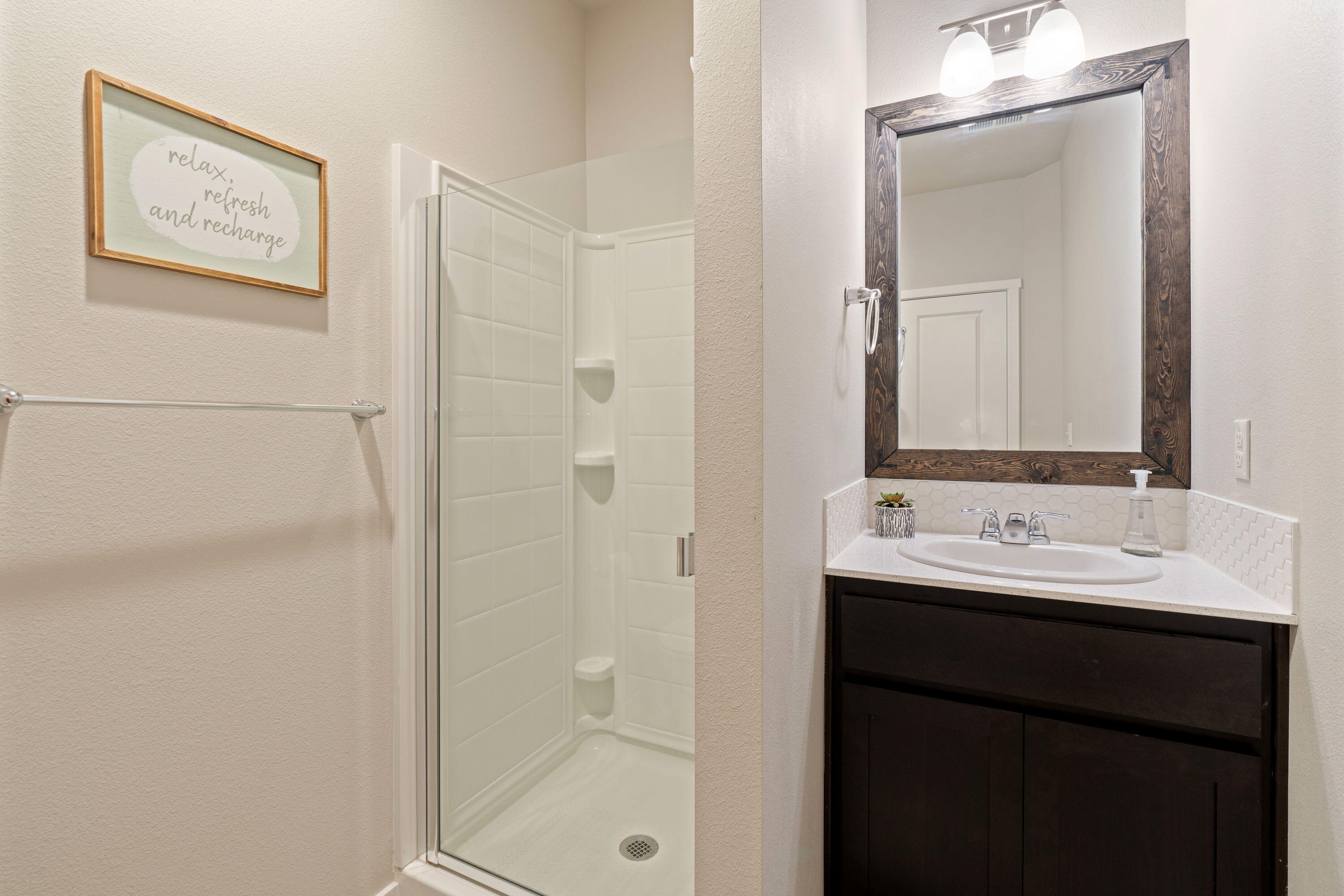 Bend, Oregon, 97702, United States, 5 Bedrooms Bedrooms, ,3 BathroomsBathrooms,Residential,For Sale,1696575