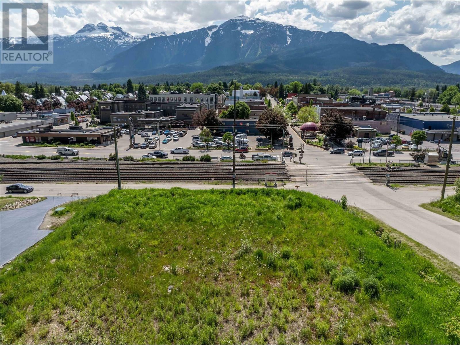 REVELSTOKE, British Columbia, V0E 2S0, CA, ,Residential,For Sale,1856679